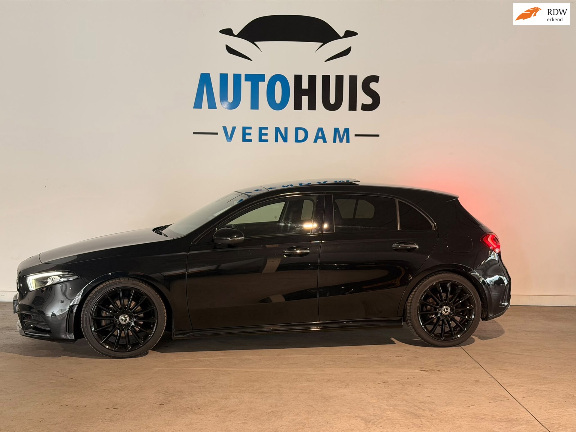 Mercedes-Benz A-klasse 180 d AMG LINE