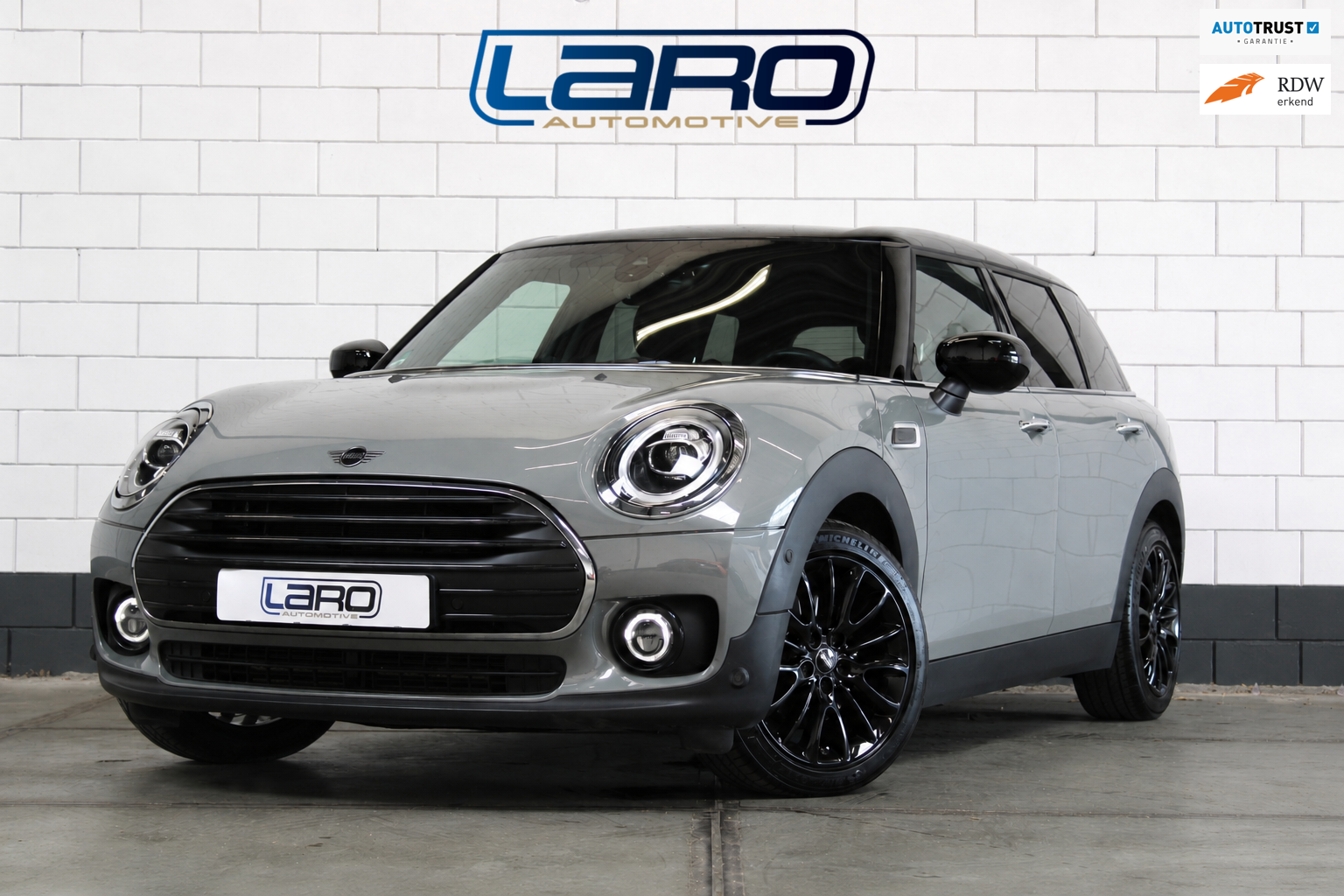 Mini Clubman 1.5 Cooper 136 pk Aut. | Leer ACC LED CarPlay Climate Stoelver. Chili