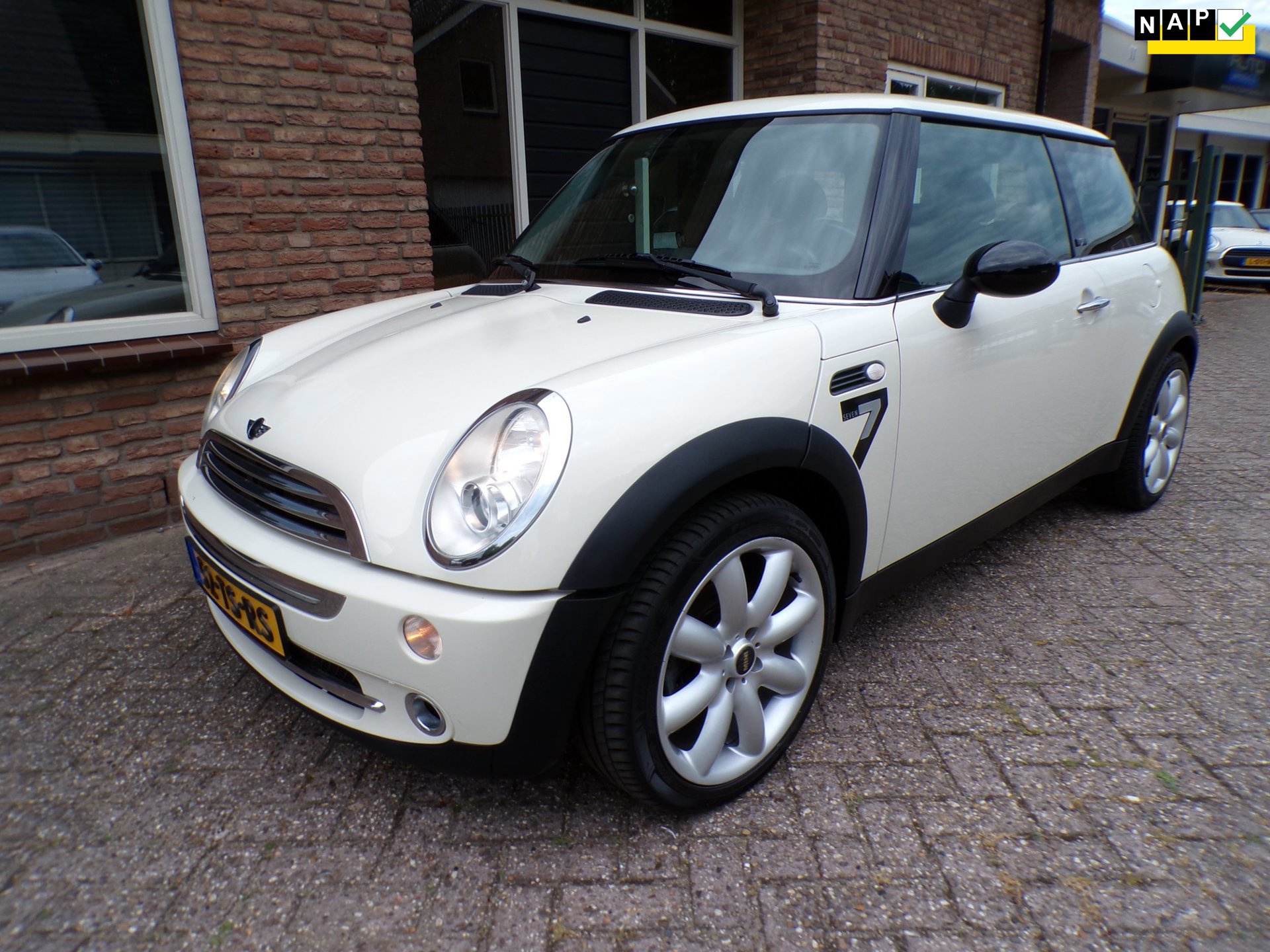 Mini 3-Deurs 1.6 One Seven Panodak