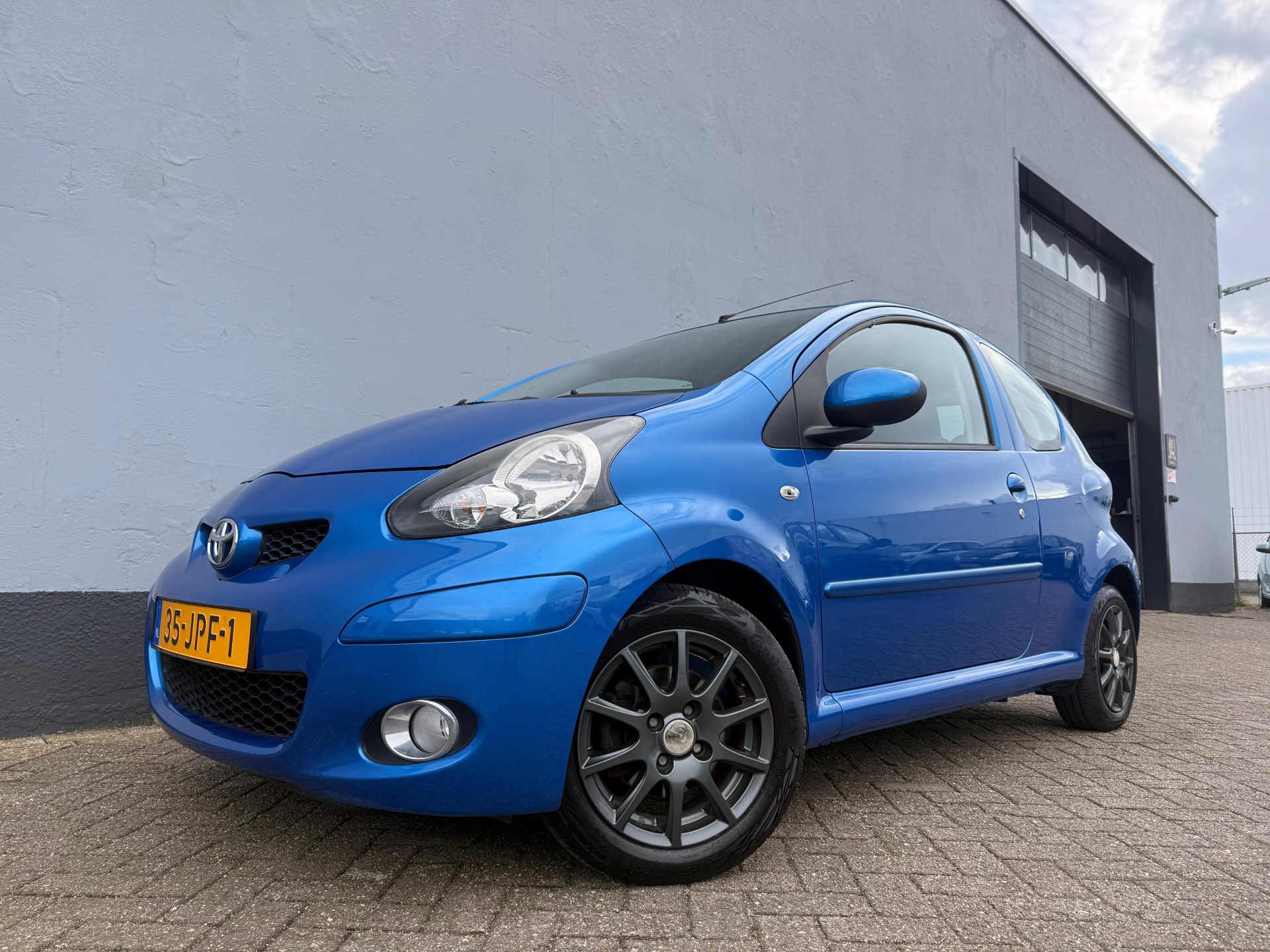 Toyota Aygo 1.0-12V Dynamic Blue - Airco - LMV