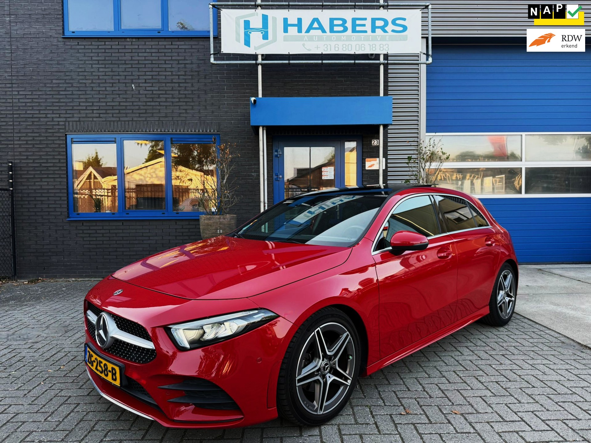 Mercedes-Benz A-klasse 180 Business Solution AMG 136PK|NL Auto|Widescreen|Full Led|ÄMG-Pakket|Kantel/Schuifdak|StoelVW|Camera|PDC