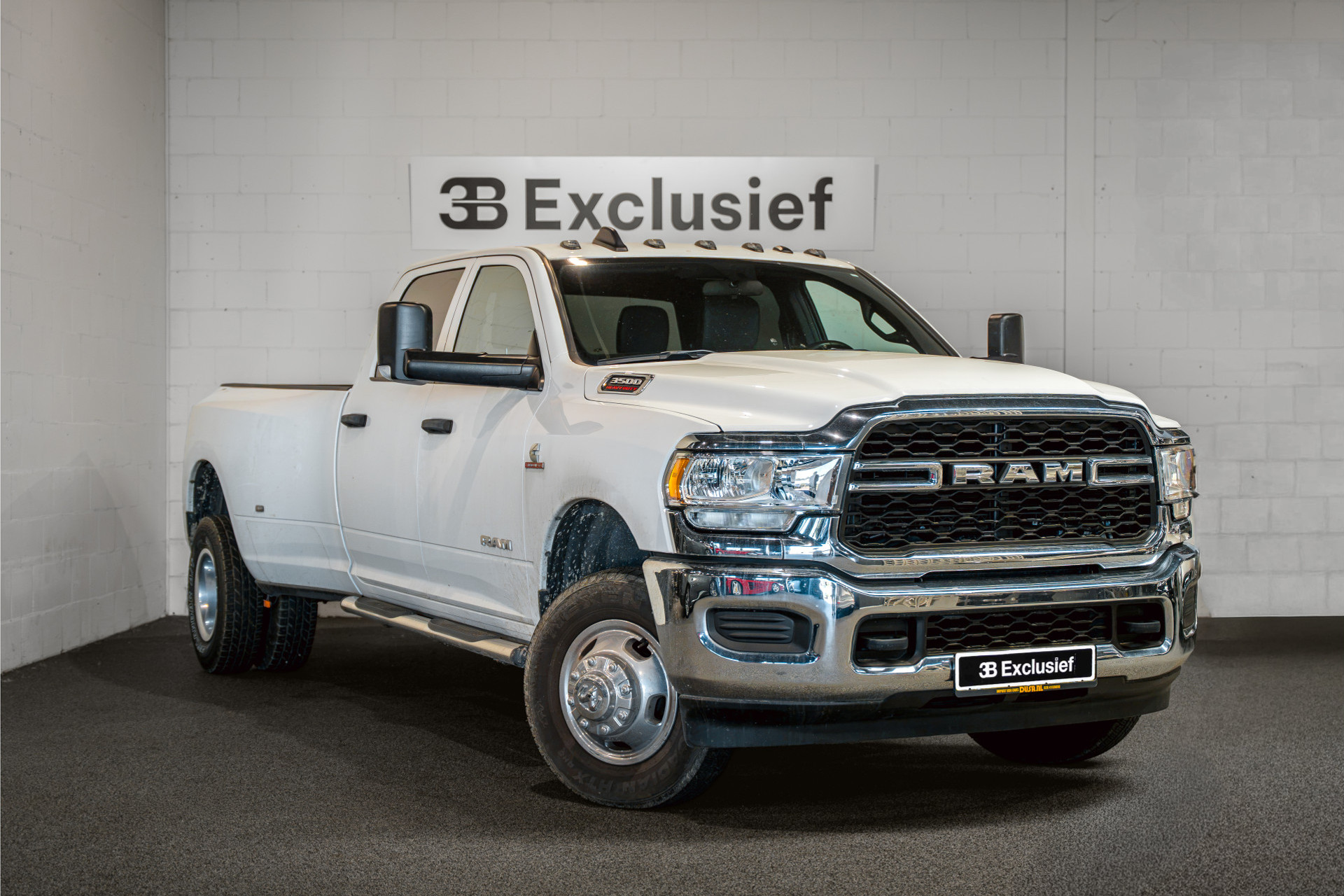 Dodge RAM 3500 dubbel lucht! nwprijs 120.000,00 excl BTW RAM 3500 dubbel lucht! nwprijs 120.000,00 excl BTW DC-uitvoering 1.933 km!