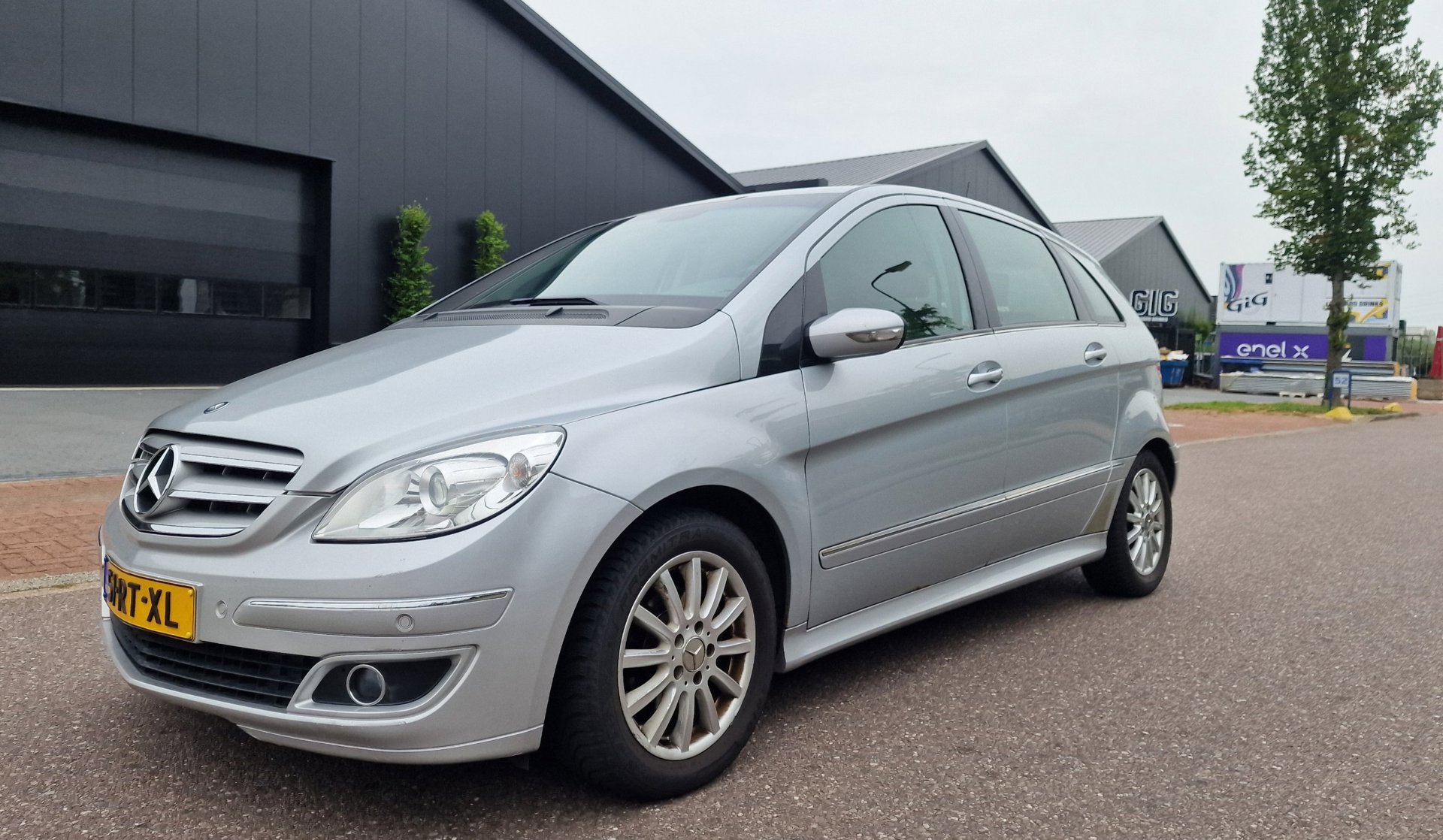 Mercedes-Benz B-klasse 170 AUTOMAAT NAVI PSENSOR TREKHAAK 2 X SLEUTELS