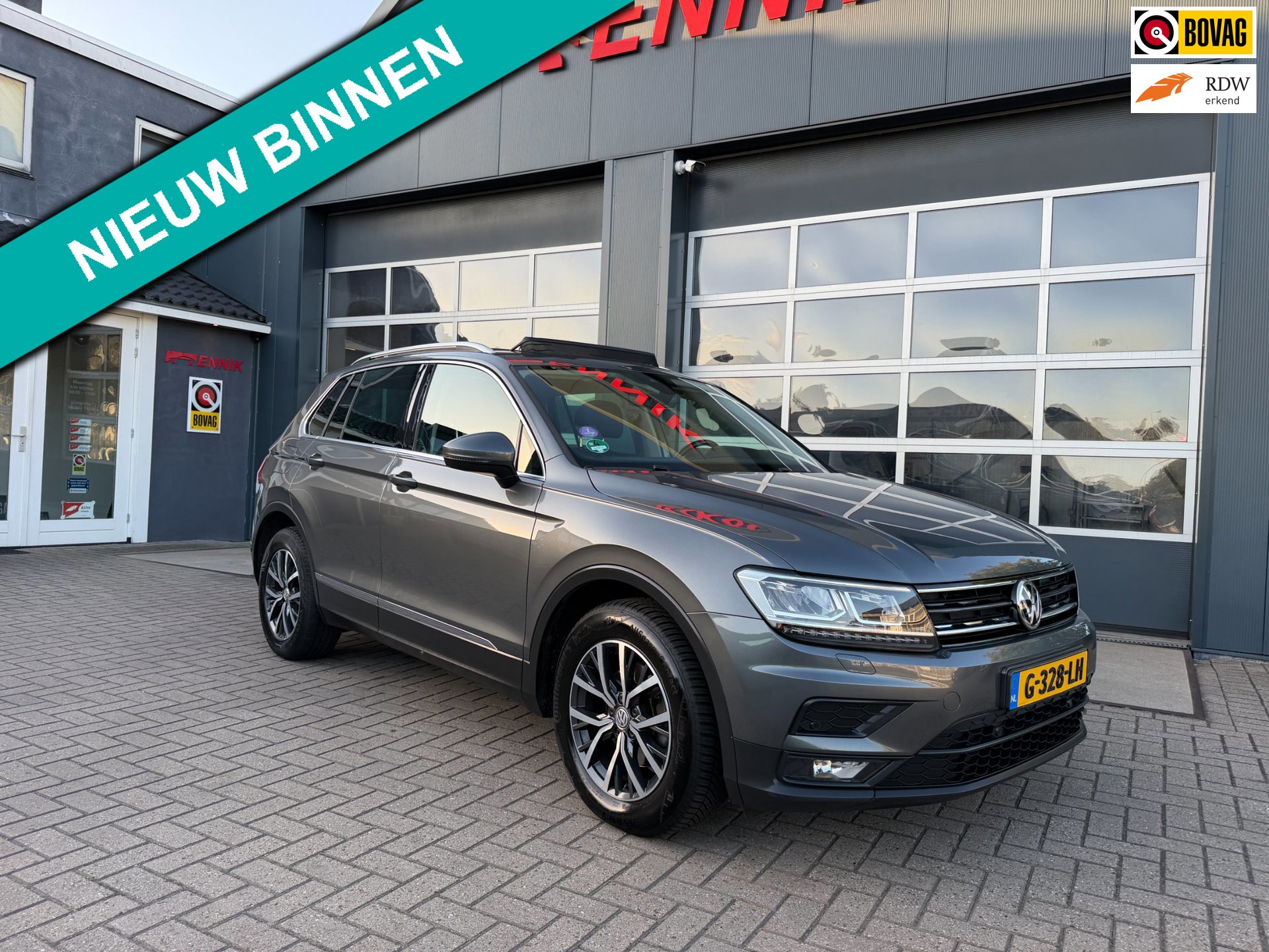 Volkswagen Tiguan 1.5 TSI ACT Highline Business R / Pano / 2x Massage / ACC / Trekhaak / Zeer kompleet !