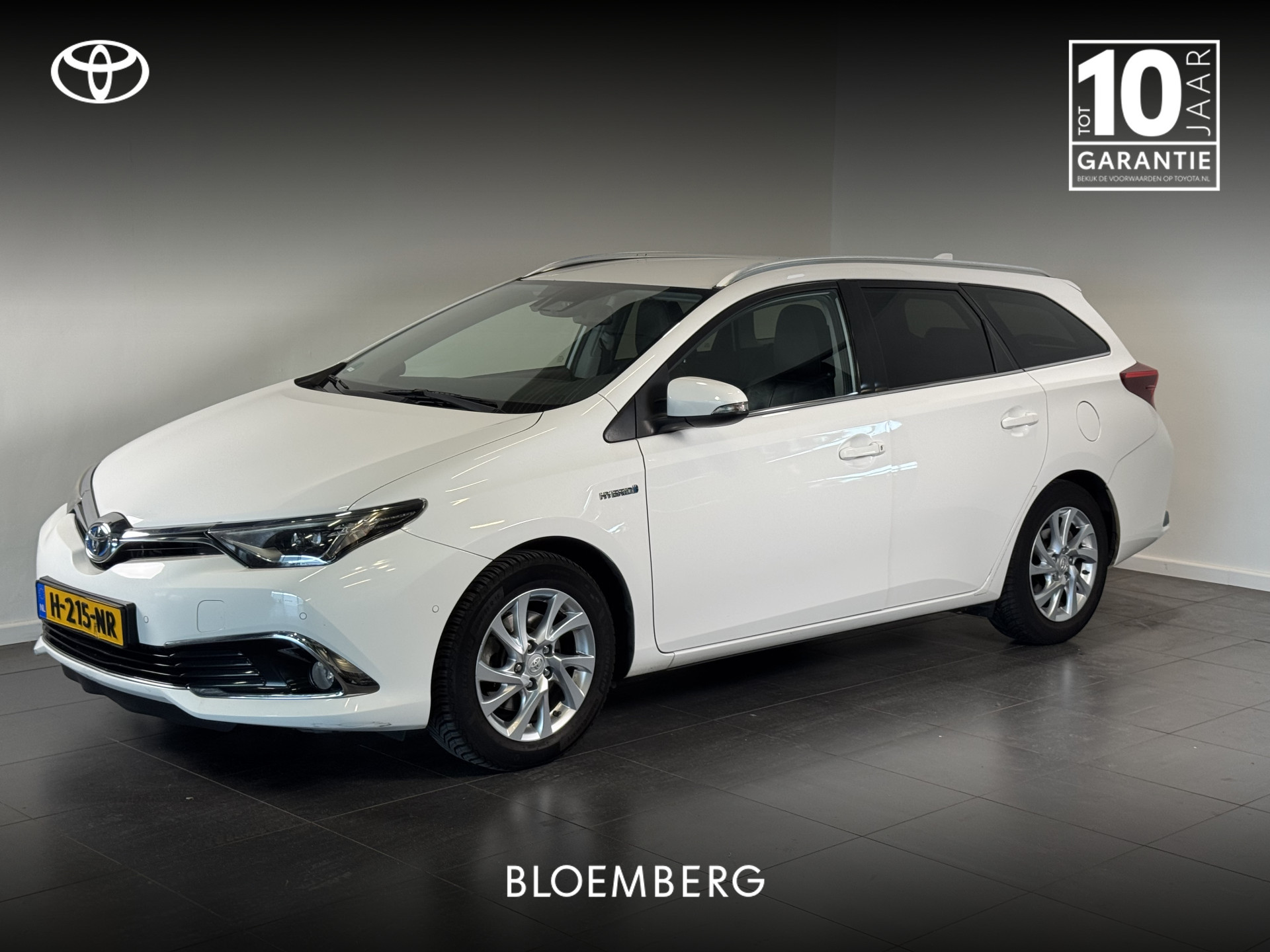 Toyota Auris 1.8 Hybrid Black Edition Go