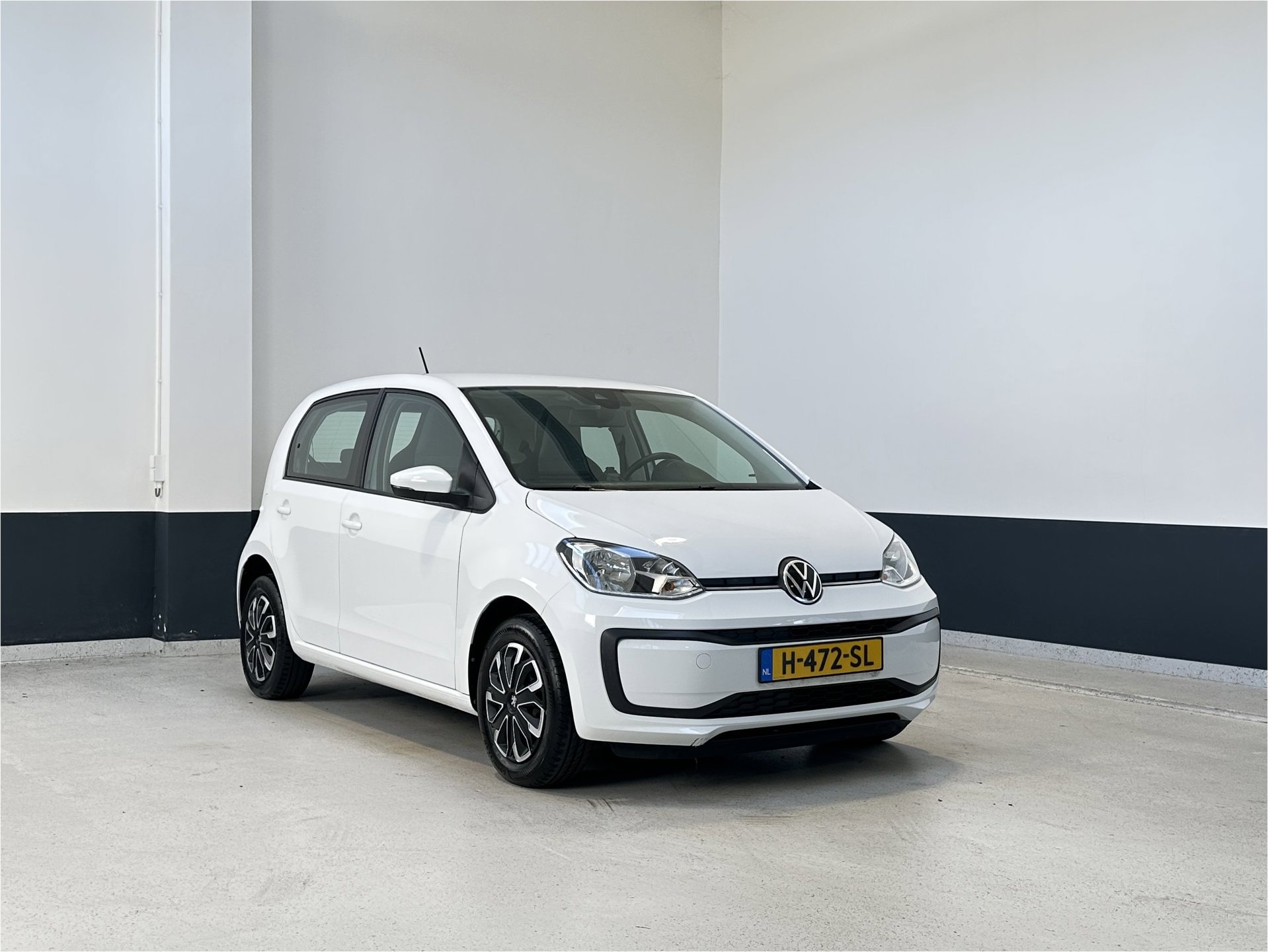 Volkswagen Up! 1.0 BMT move up! | Airco | Bluetooth | NL | 2 Eig |