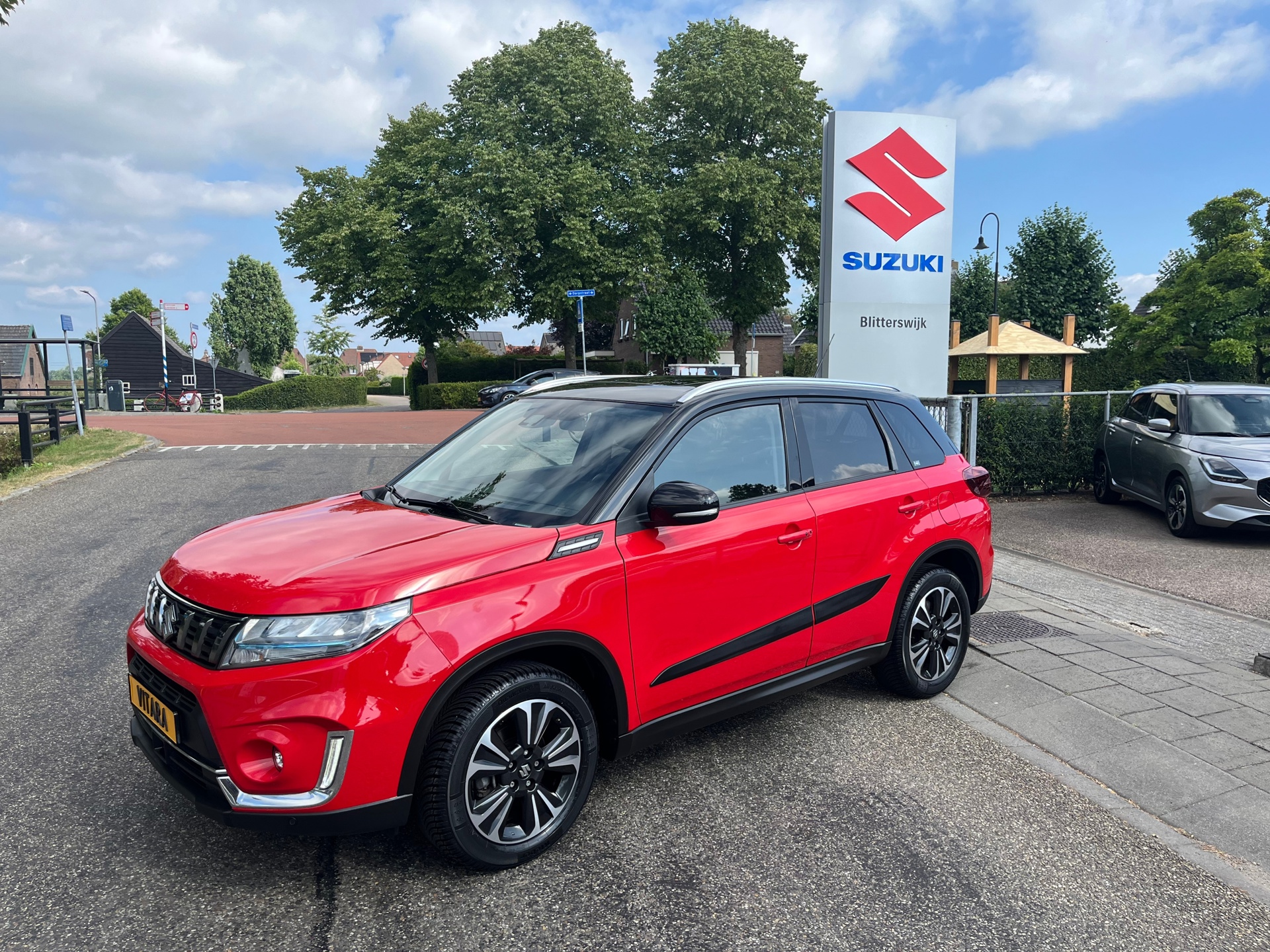Suzuki Vitara 1.5 Hybrid Style AUTOMAAT // 10 jaar garantie // Panorama dak // Dealer onderhouden // Rijklaarprijs!