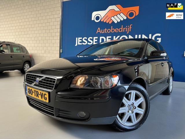 Volvo S40 2.4 D5 Edition II automaat 5 cilinder,bj.2007,kleur:zwart.Climate,Sportvelgen,Cruise,APK 02/2027 en NAP met 354307 km.
