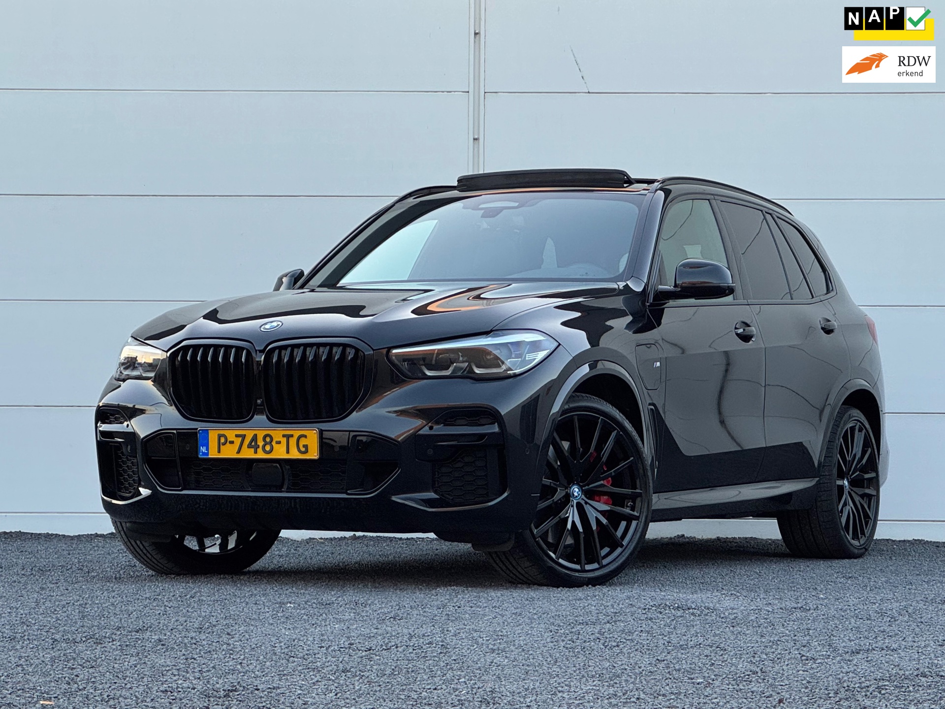BMW X5 XDrive45e High Exe 394 PK Org NL M-Sport Pano HUD 360 Cam 22" Luchtvering Alarm klasse 5