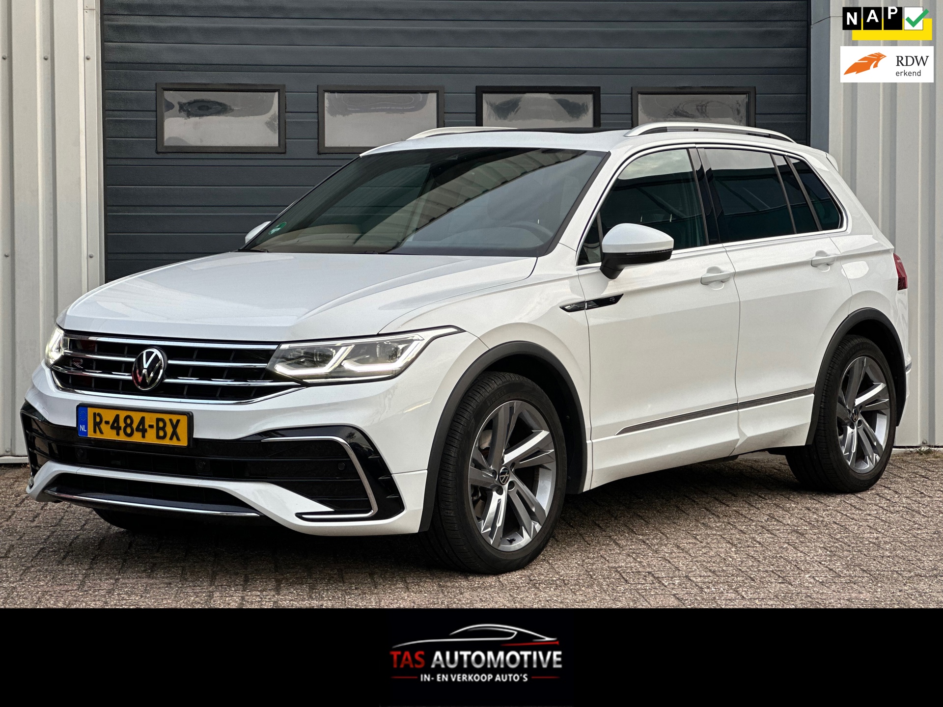 Volkswagen Tiguan 1.5 TSI R-Line Business+ PANO / 89.577 NAP