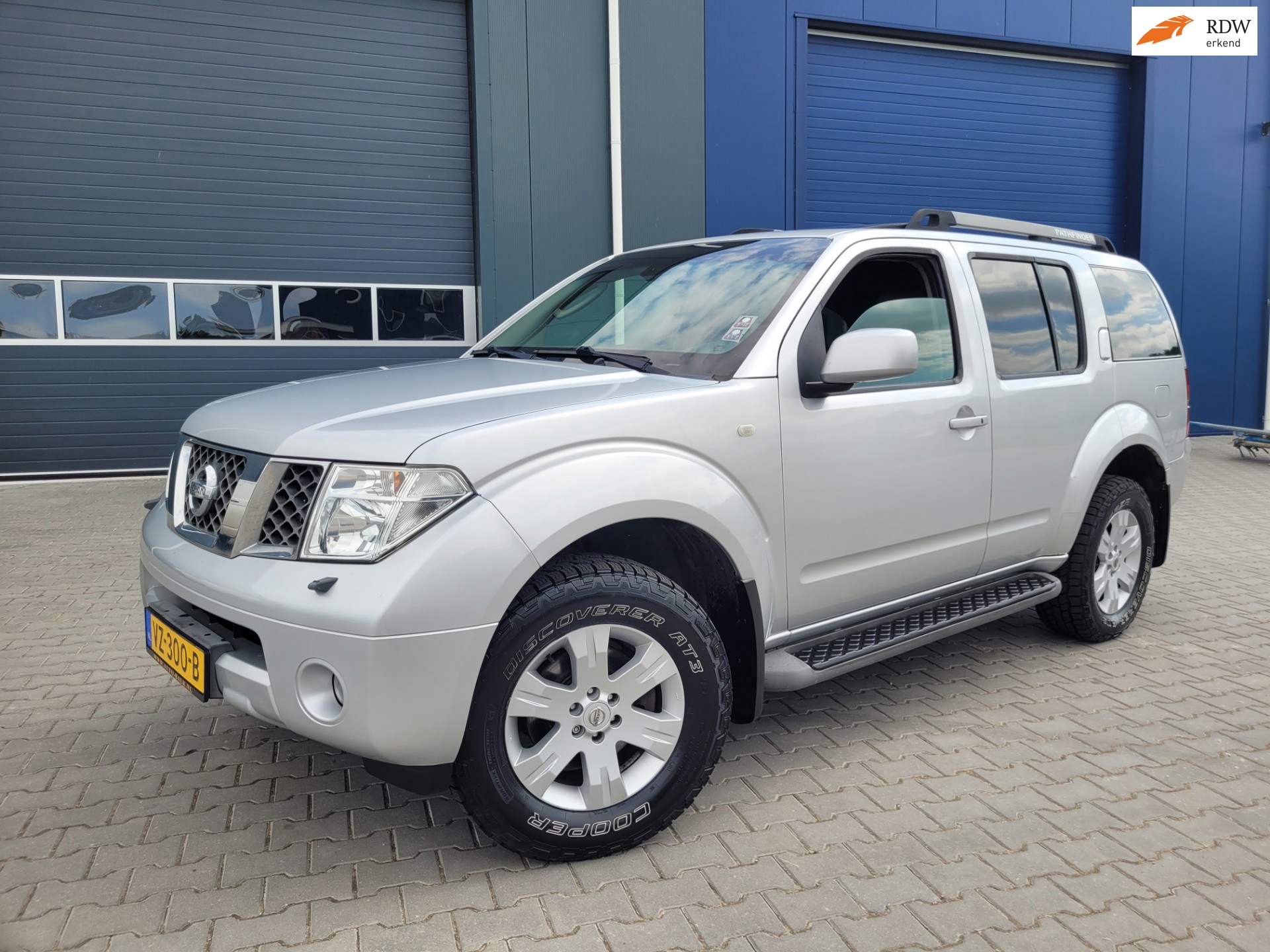 Nissan Pathfinder 2.5 SE Comfort Grijskenteken