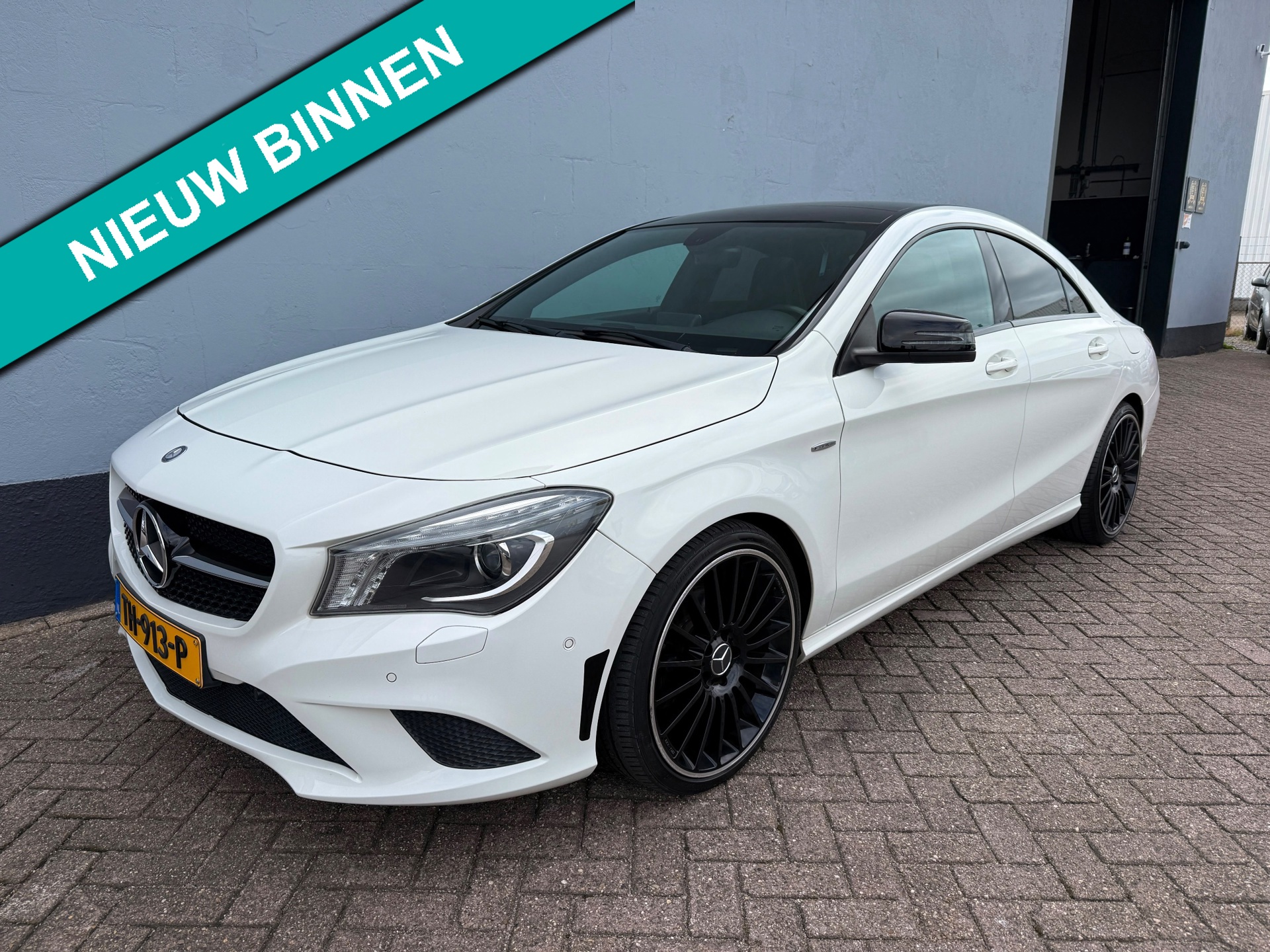 Mercedes-Benz CLA-klasse 180 Edition 1 - Panorama Dak