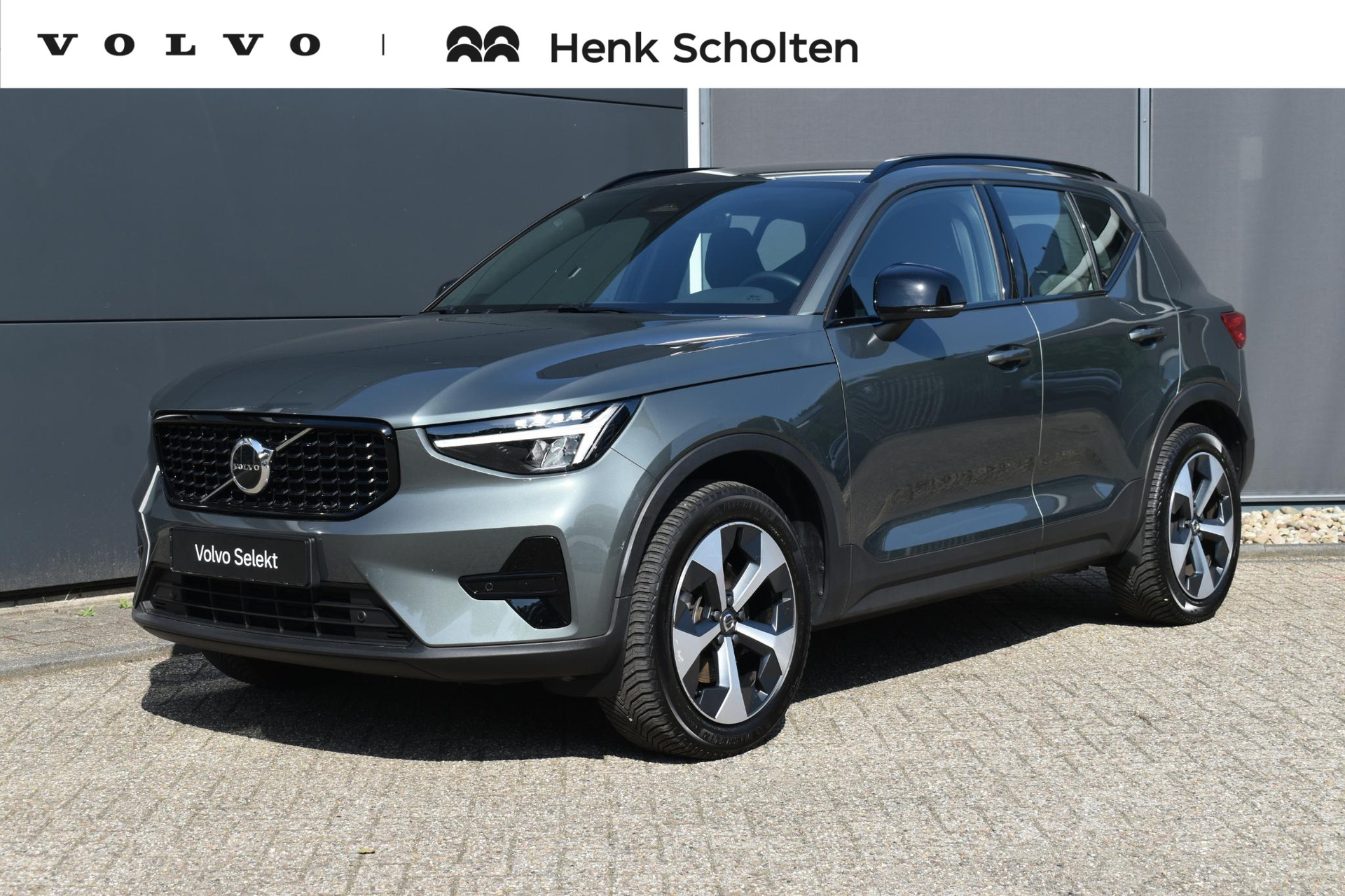 Volvo XC40 B4 Automaat Plus Dark