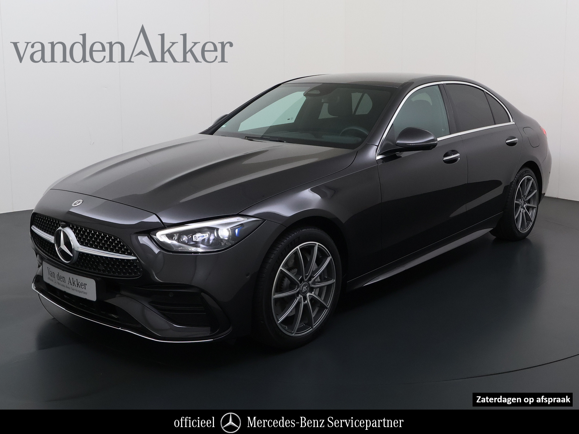 C-Klasse 300e AMG · Trekhaak · SoH 99,2% · Memory · 360 Camera · Keyless · Digital Light · Privacy Glass · Carplay