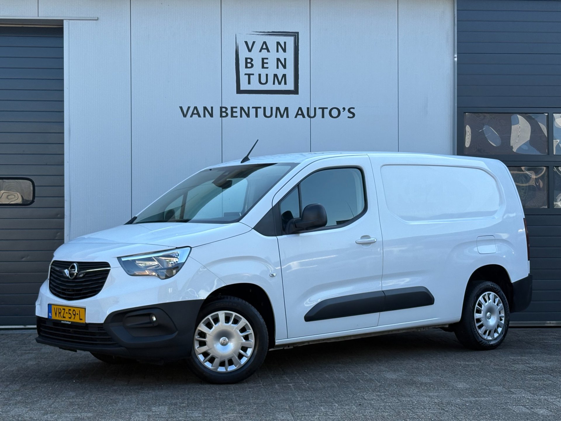Opel Combo 1.5D 131pk Autom. L2H1 Camera Navi Carplay EURO 6
