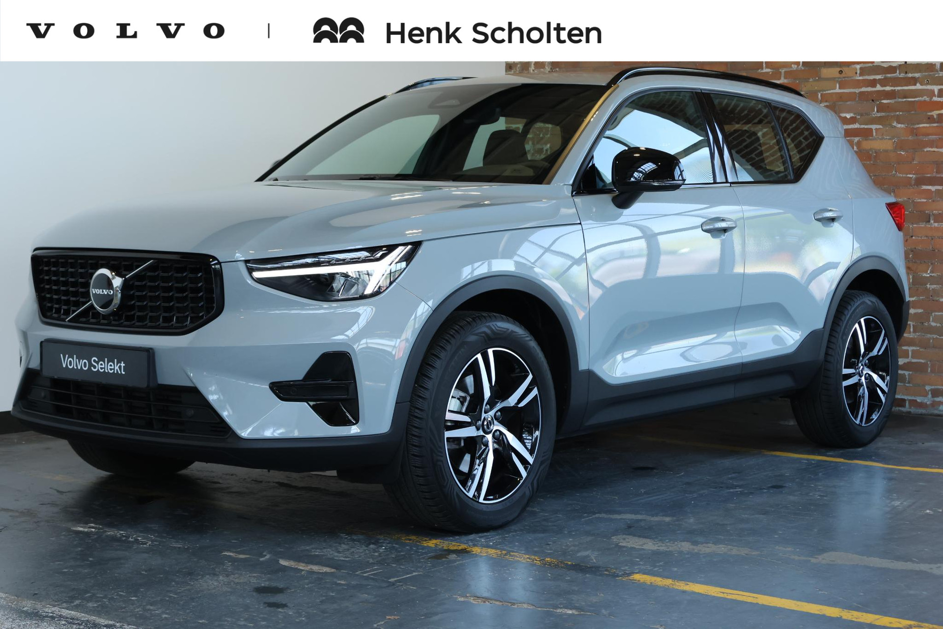 Volvo XC40 B4 Plus Dark