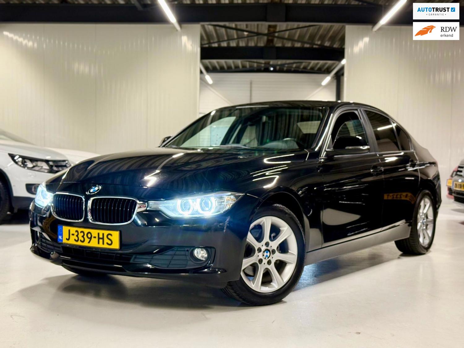 BMW 3-serie 316i High Executive LED|NAVI|STOELVERWARM..
