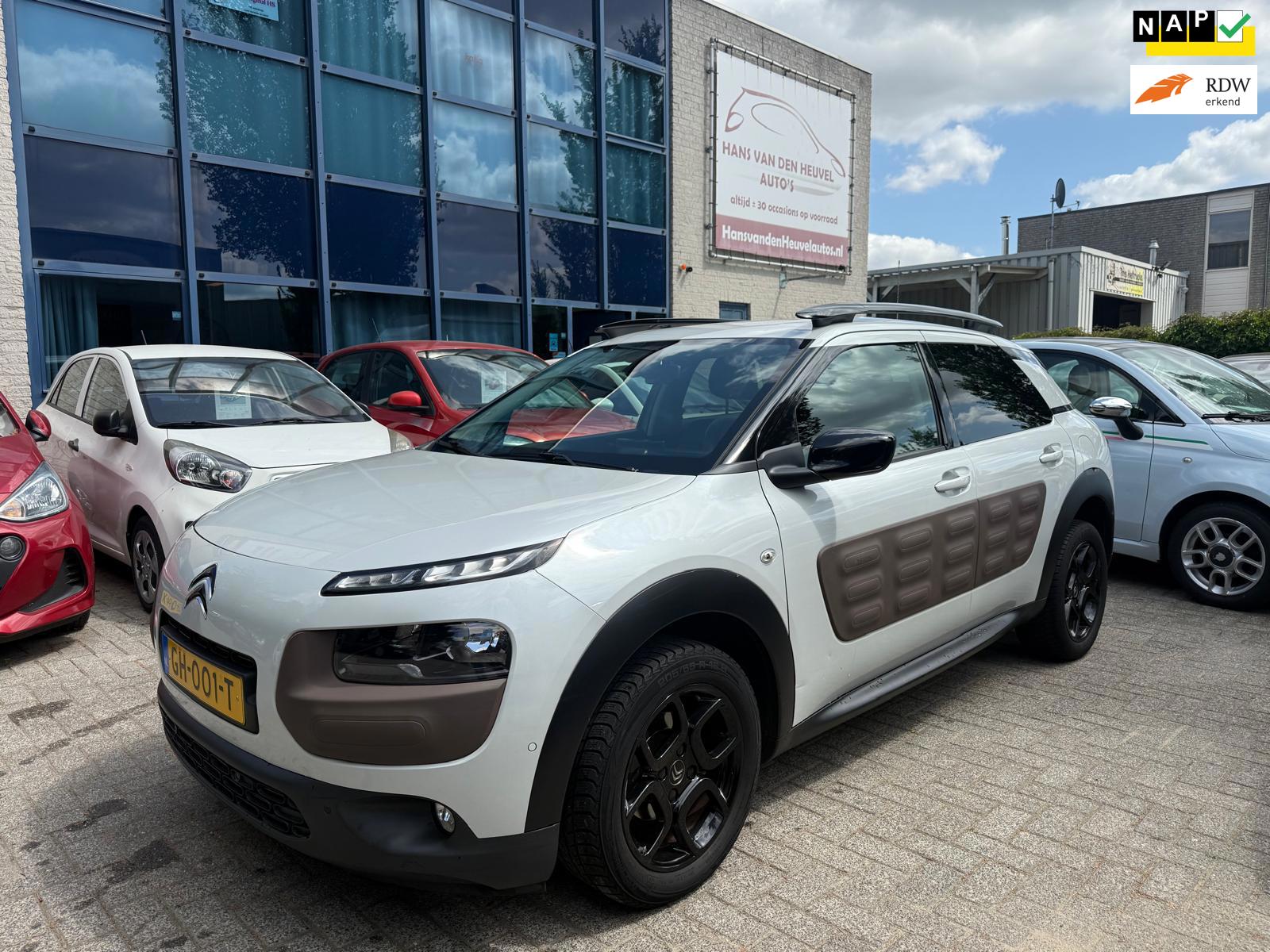 Citroën C4 Cactus 1.2 PureTech Shine Trekhaak, Navi, Camera, APK 06/27