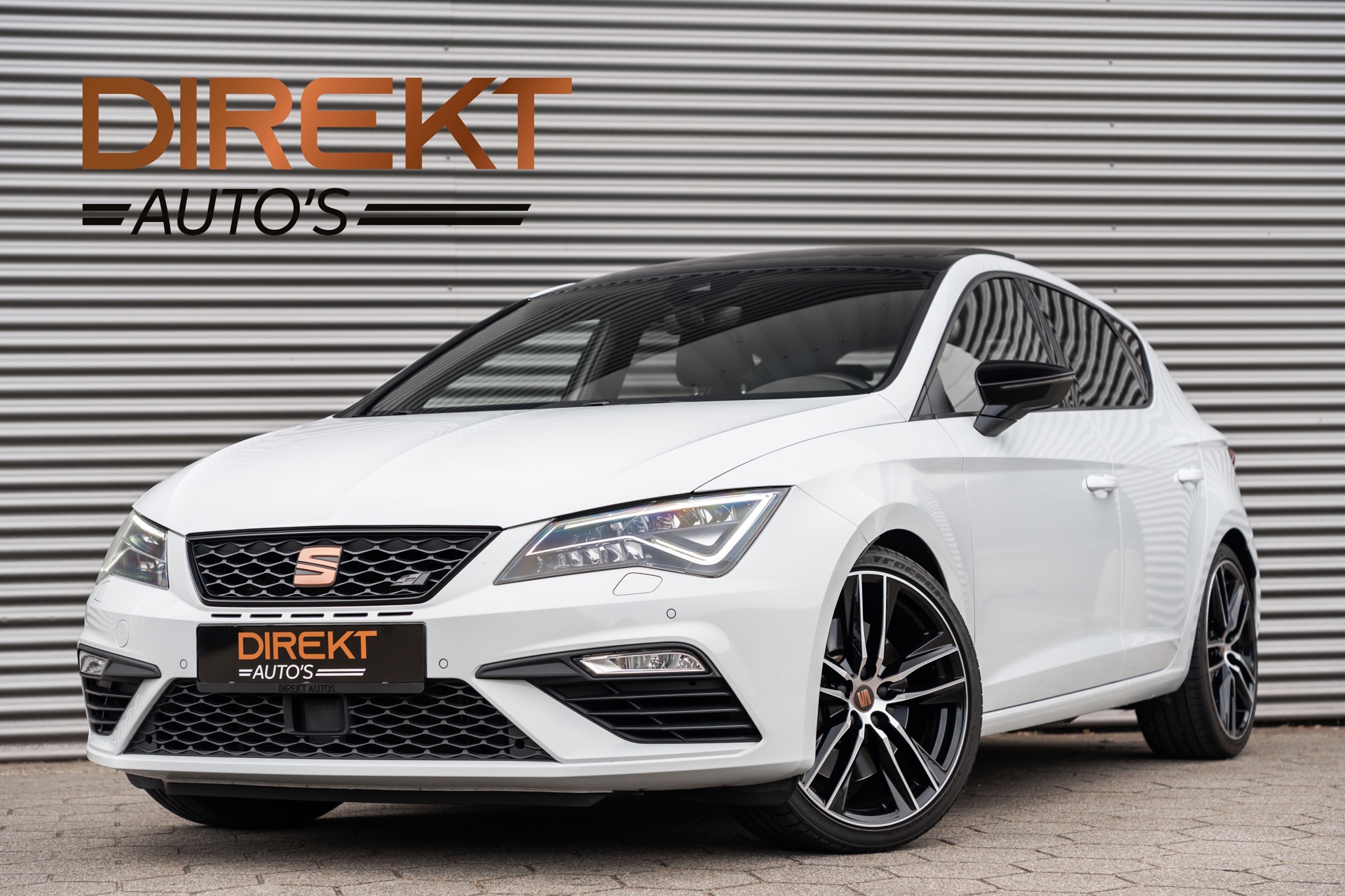 Seat Leon 2.0 TSI CUPRA PANORAMA BEATS VIRTUAL APPLE CARPLAY