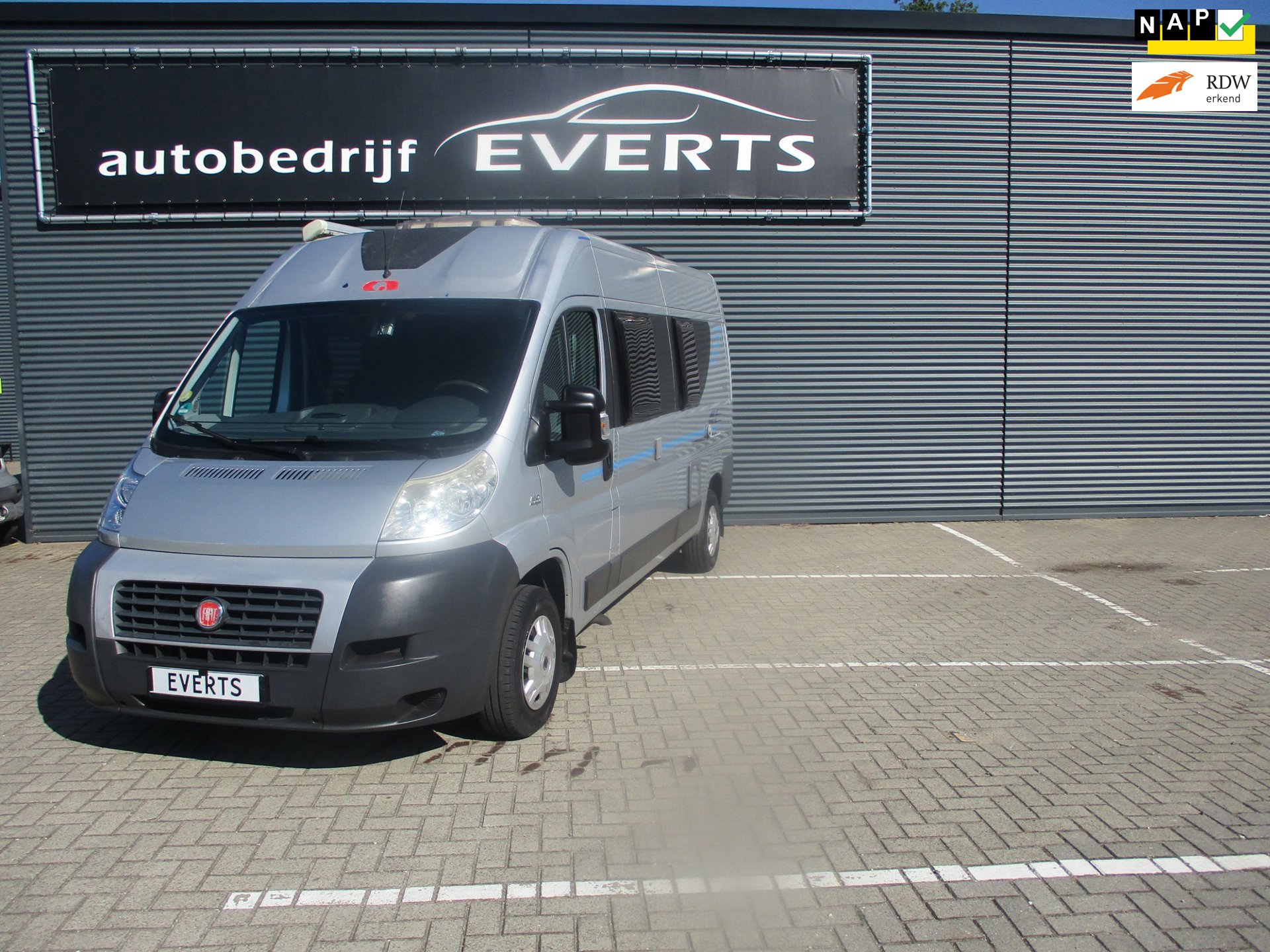 Adria mobil TWIN V3 Km 134471 Nap zeer mooie en complete camper wordt in opdracht verkocht inruil mogelijk scherpe meeneem prijs