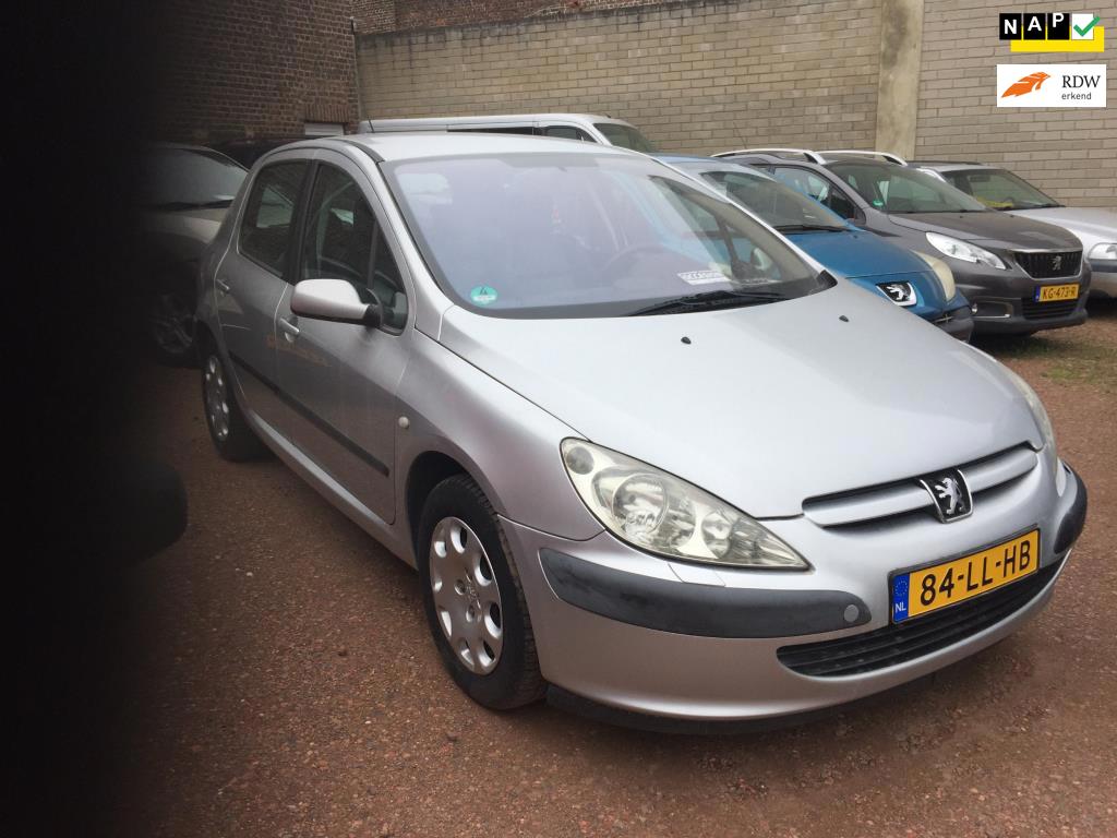 Peugeot 307 1.6-16V Gentry 5 deurs airco ,leder interieur ,stoelverwarming ,nwe apk , super mooie auto ,nwe uitlaat , nwe banden ,