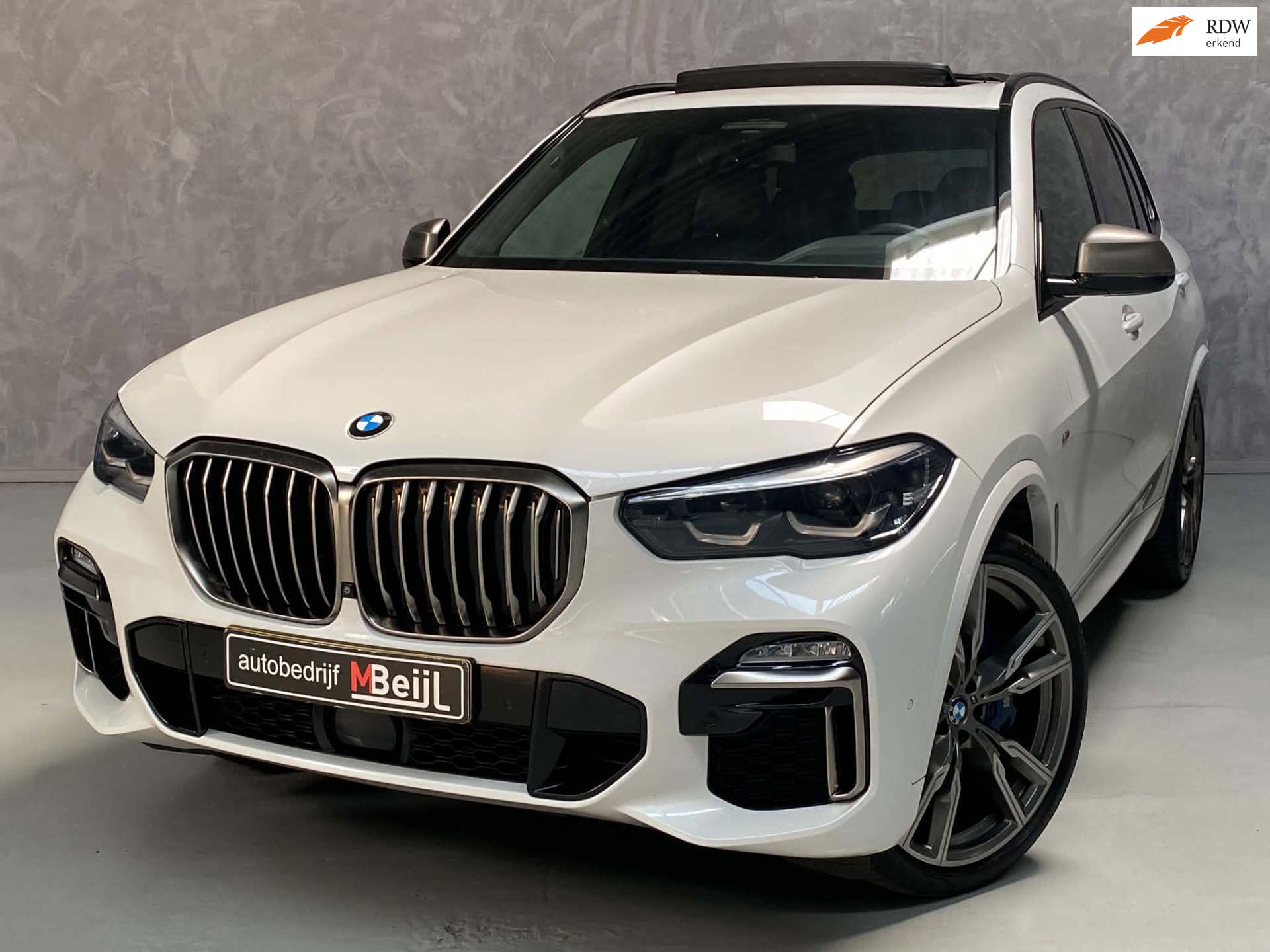BMW X5 M50d High Executive /Pano /Trekhaak /360 camera /HUD