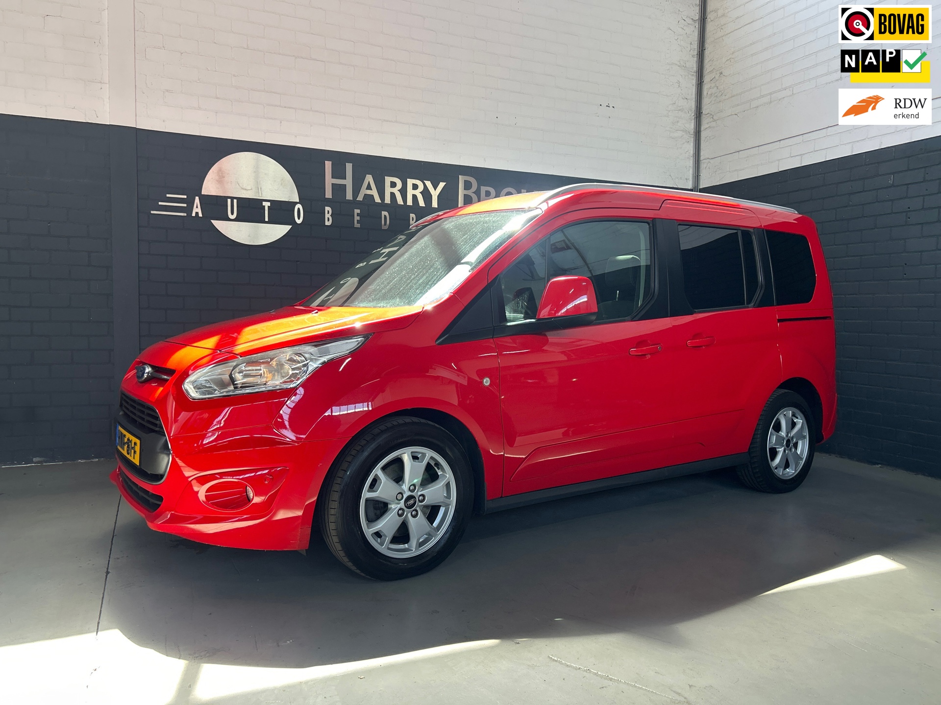 Ford Tourneo Connect Compact Titanium, MINICAMPER in 3 kleuren