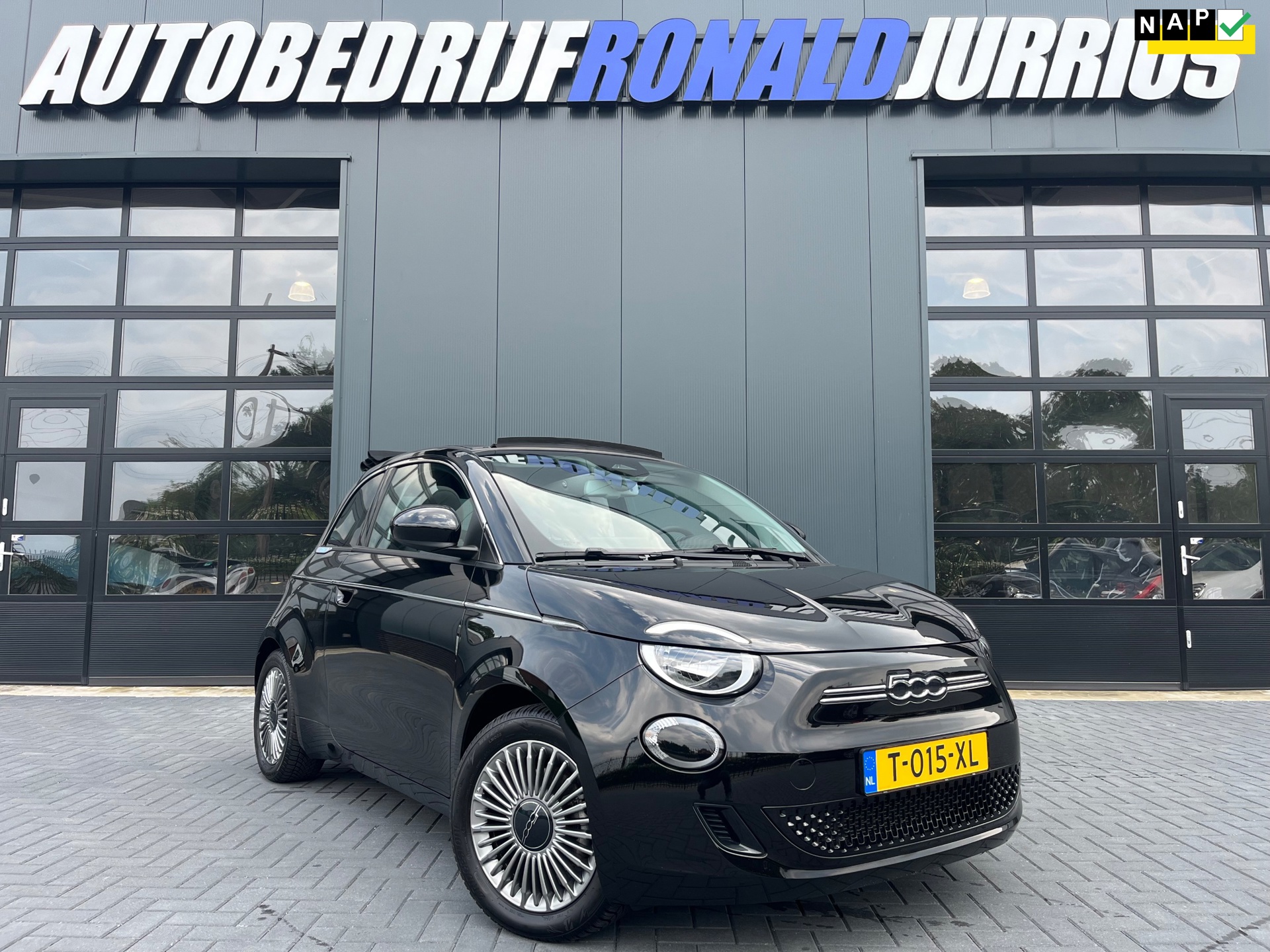 Fiat 500 C Urban 42 kWh NL.Auto/SOH 94.9%/Carplay/Cabriolet/Groot scherm/1Ste Eigenaar/Dealer onderhouden