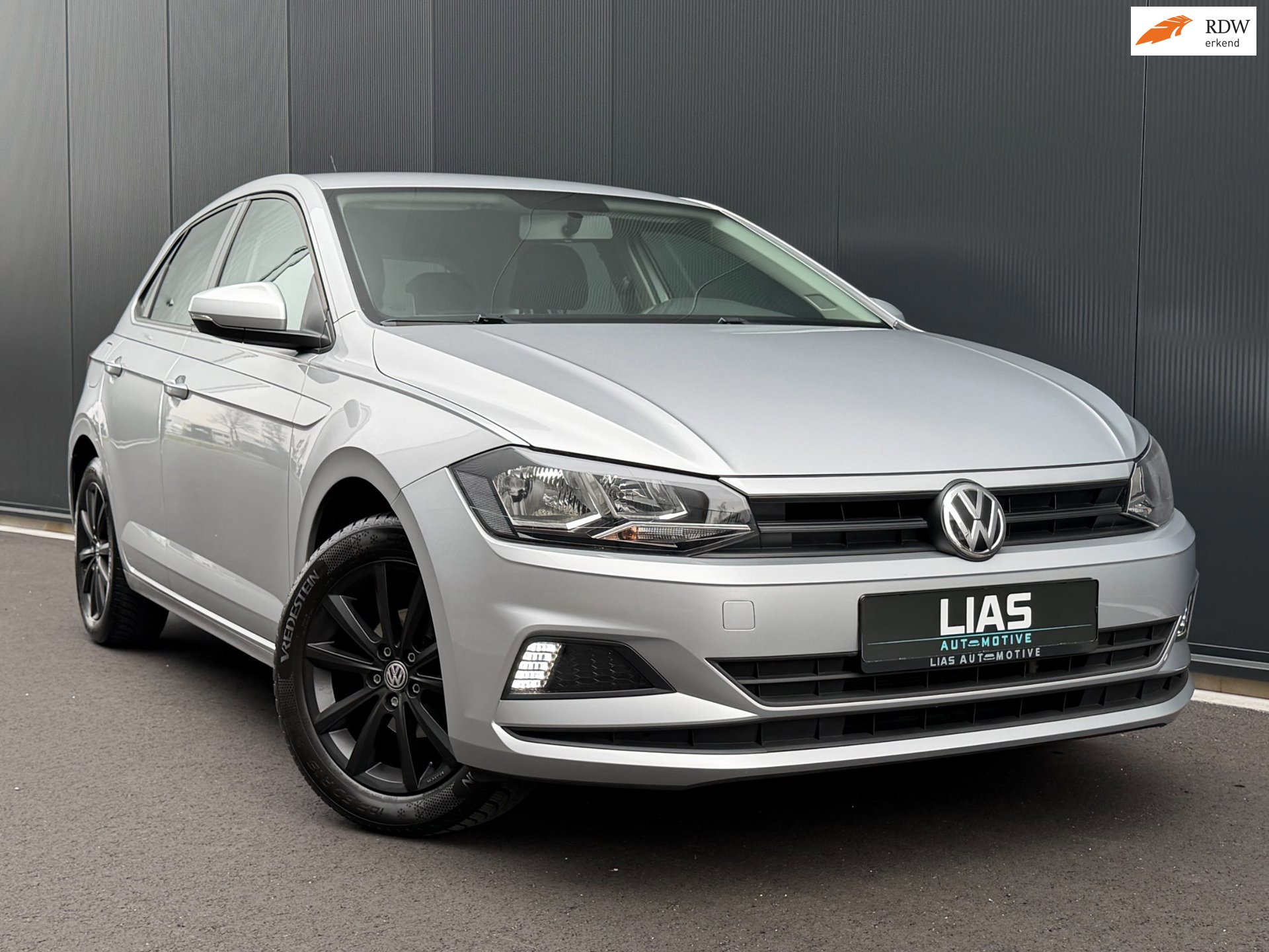 Volkswagen Polo 1.0 Comfortline | 16 inch LM velgen | Airco | Start/stop systeem | Zuinig | Led dagrijverlichting