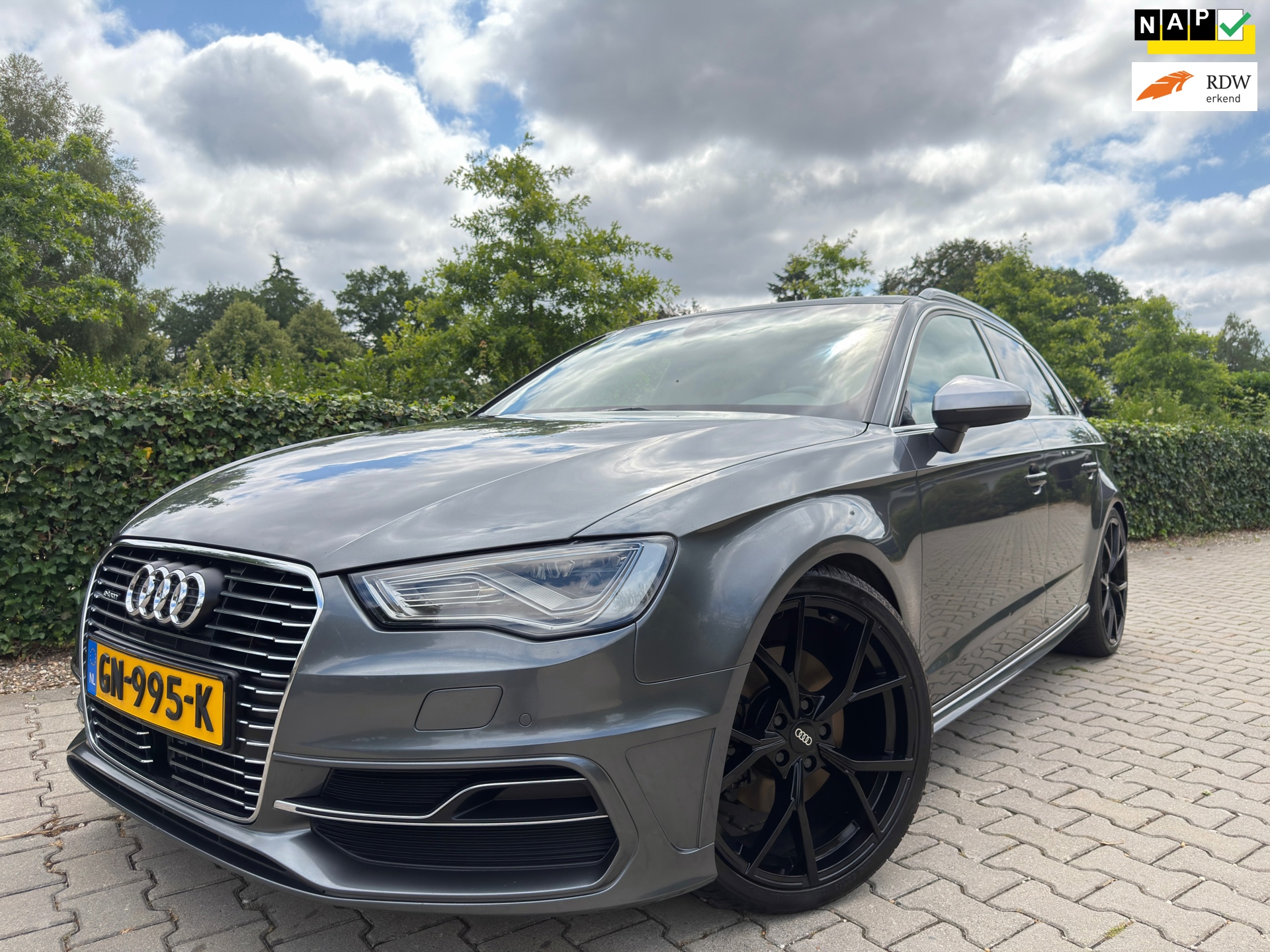 Audi A3 Sportback 1.4 e-tron S3 Uitgevoerd , PHEV Pro Line plus , , Panodak / Rs3 Leder Interieur / Carplay / 19" RS3 Velgen.