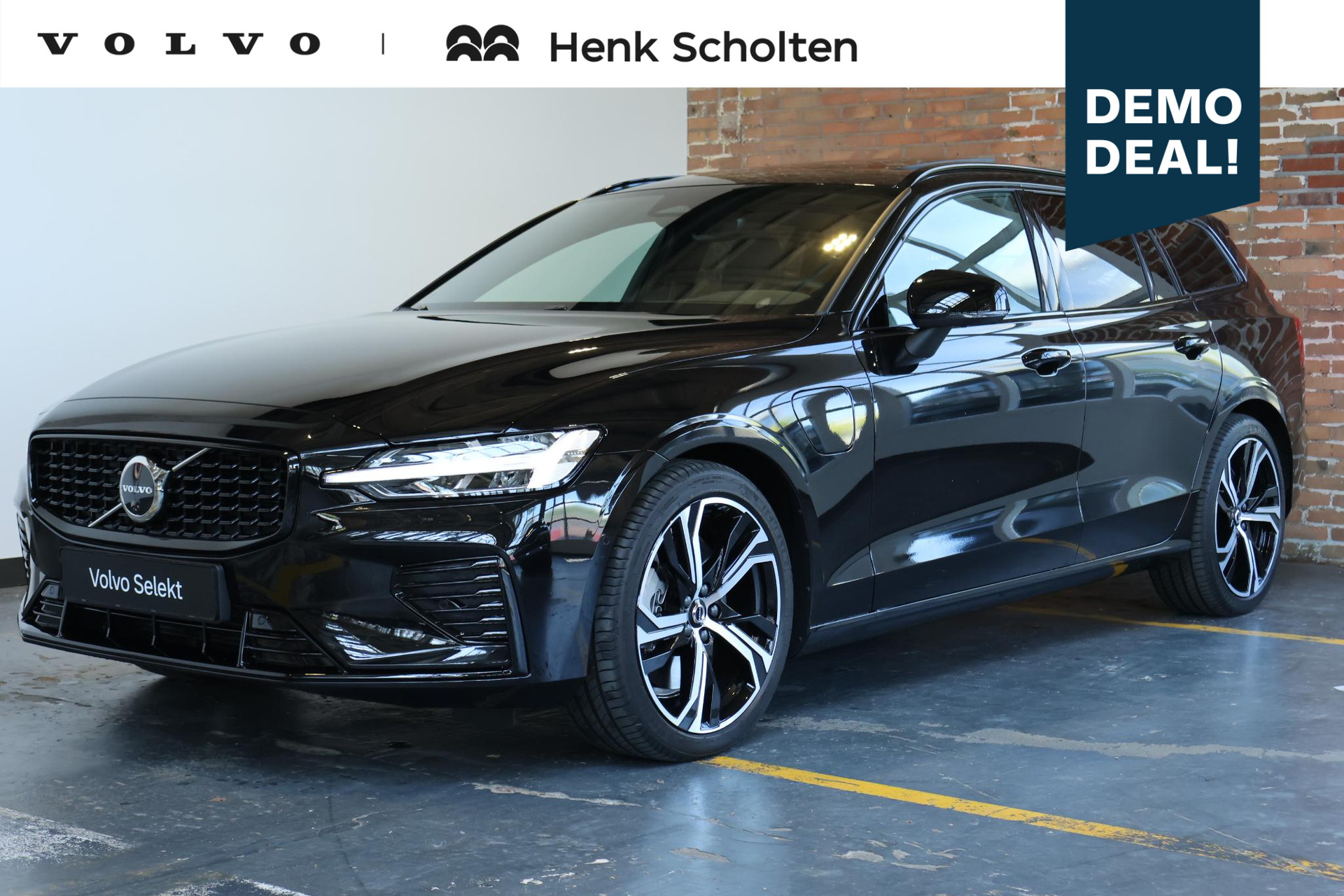 Volvo V60 T6 Plug-in hybrid AWD Plus Dark