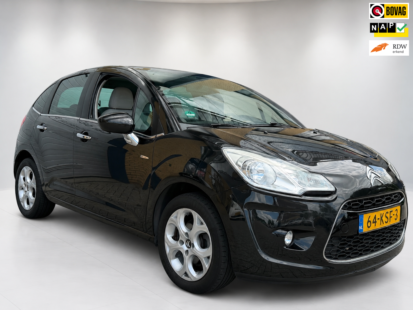 Citroën C3 1.6 VTi Exclusive, navigatie,afneembare trekhaak, airco, lichtmetaal, panoraam, apk, nap, inruil mogelijk.