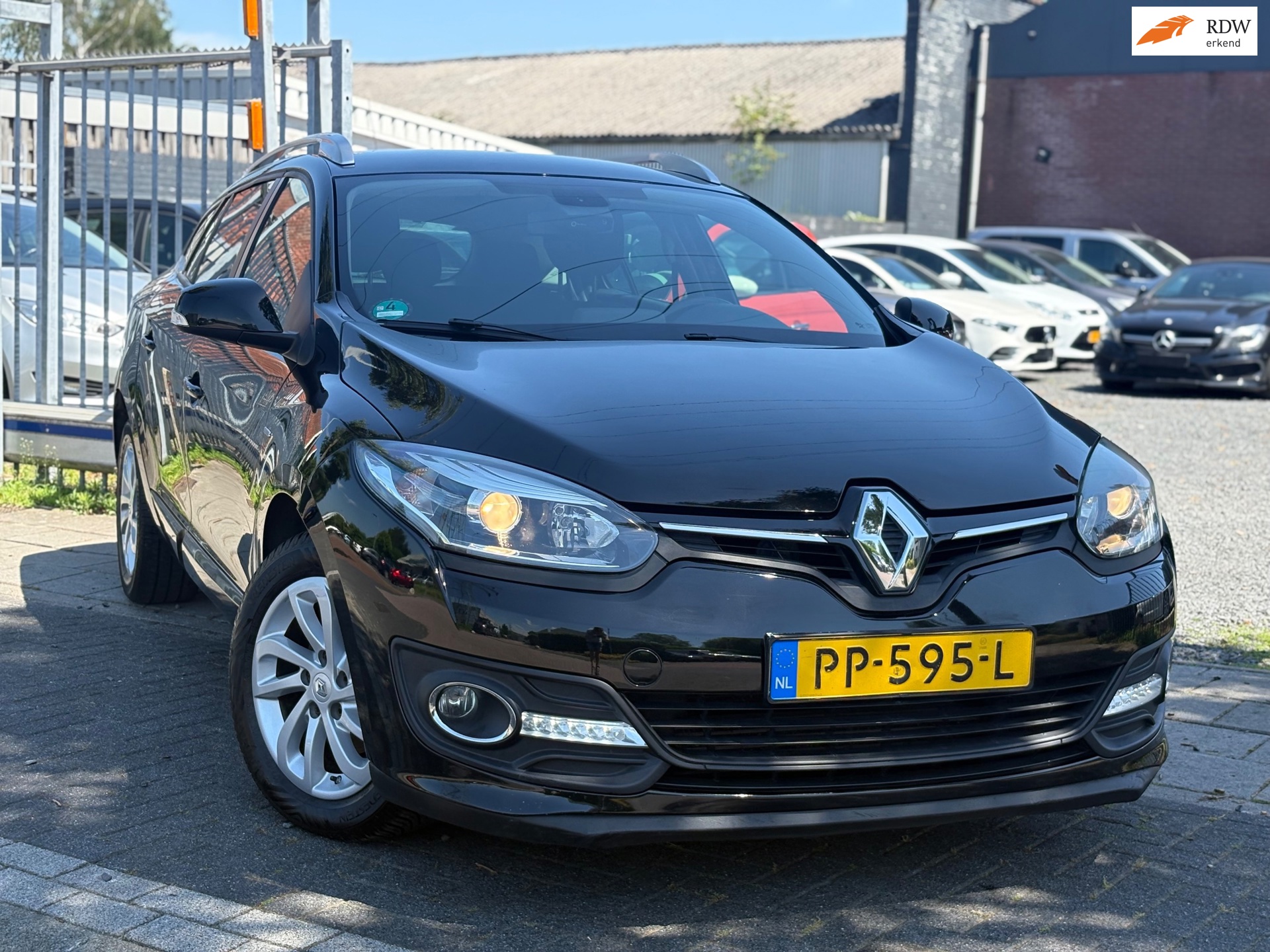 Renault Mégane Estate 1.2 TCe Limited | LED | Trekhaak | Navigatie | Keyless | Stoelverwarming |