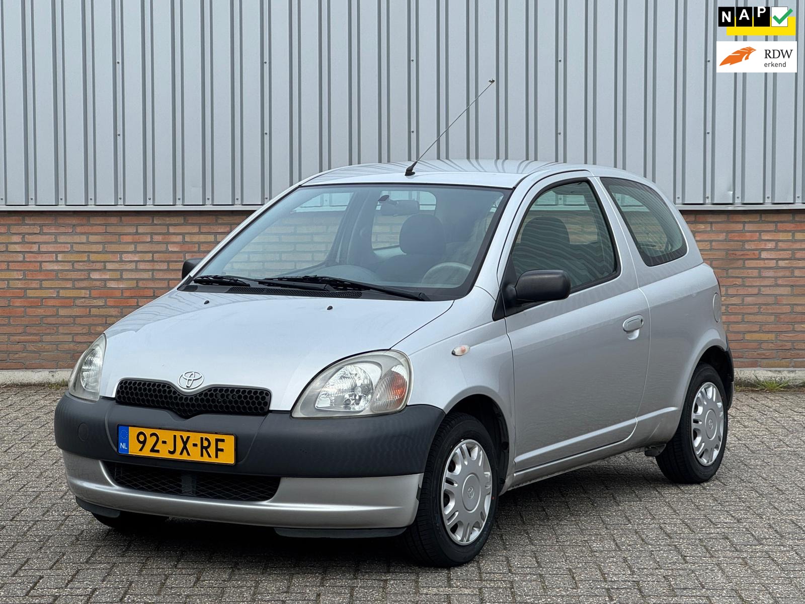 Toyota Yaris 1.0-16V VVT-i YORIN