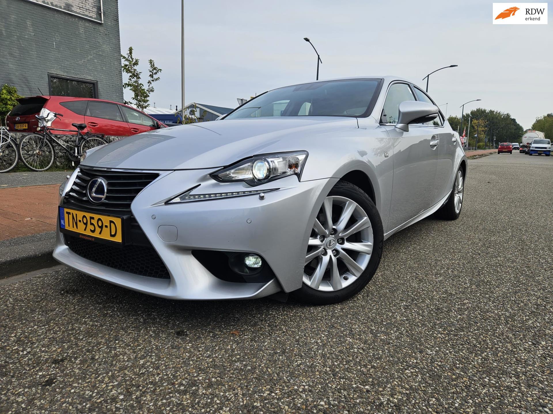 Lexus IS 300h F SPORT Line GARANTIE