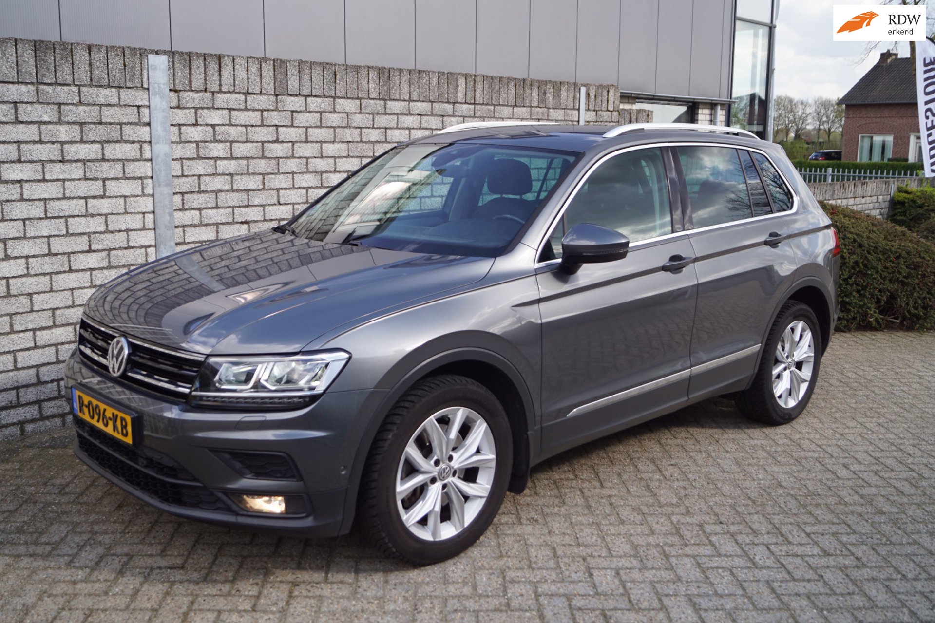 Volkswagen Tiguan 2.0 TSI 4Motion Comfort Line Business Autom Navi Camera Adaptieve Cruise Clima Stoel/Stuurverw 2x PDC LMV ENZ.