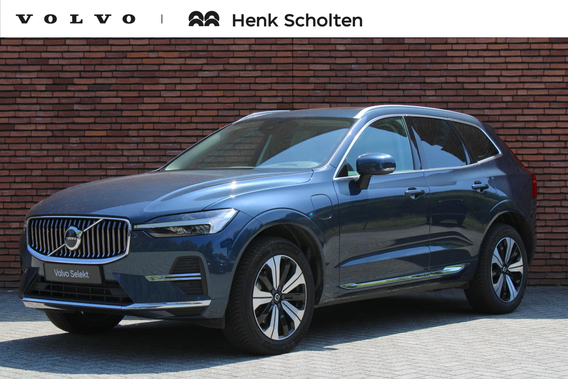 Volvo XC60 2.0 T6 Plug-in hybrid AWD Essential Bright |