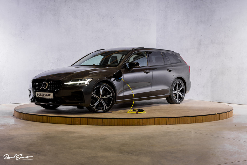 Volvo V60 2.0 T8 Plug-in hybrid AWD Ultimate Dark