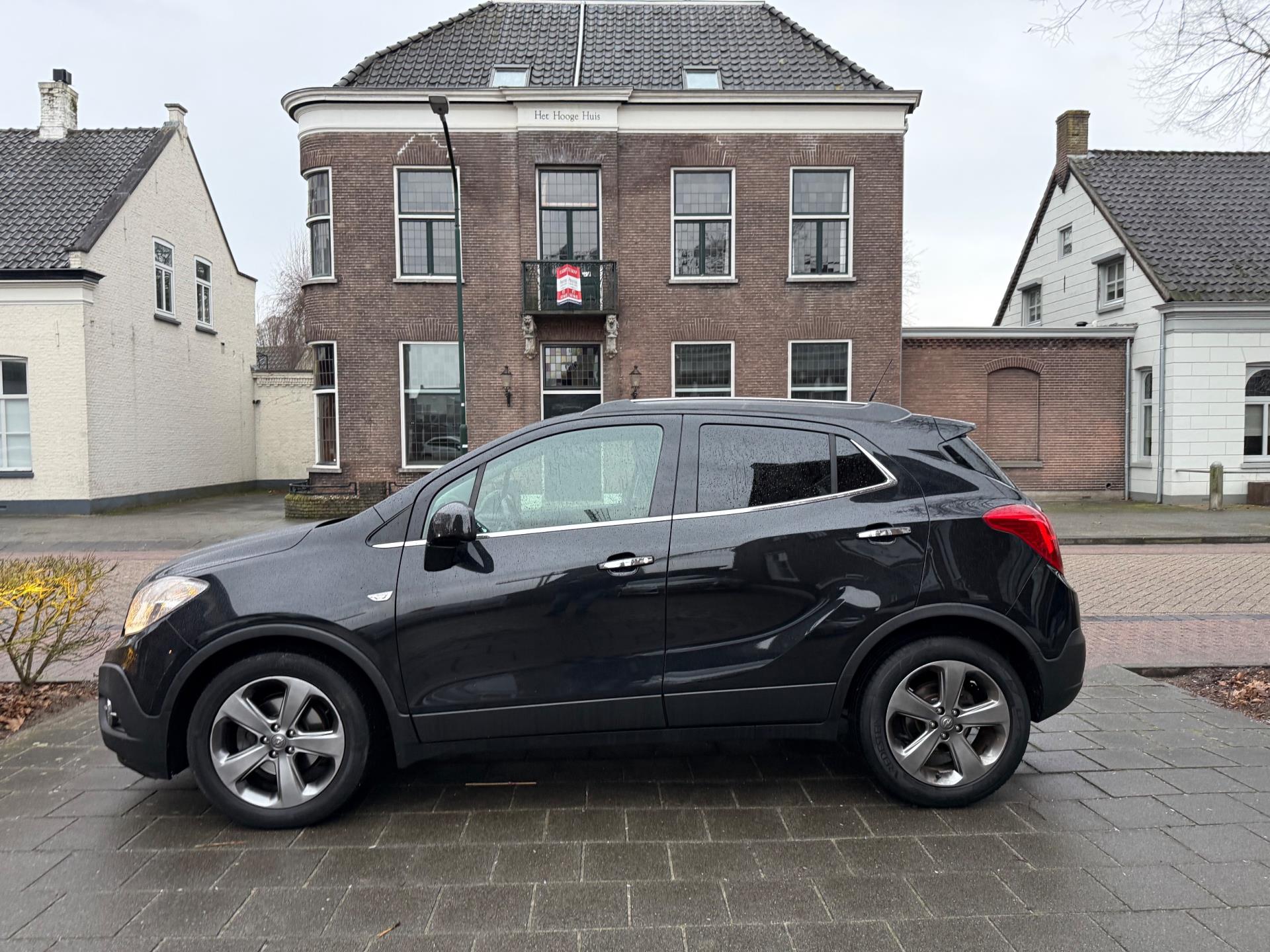 Opel Mokka 1.4 T Cosmo LEER NAVI CAMERA SCHUIFDAK EERSTE EIGENAAR DEALER ONDERHOUDEN