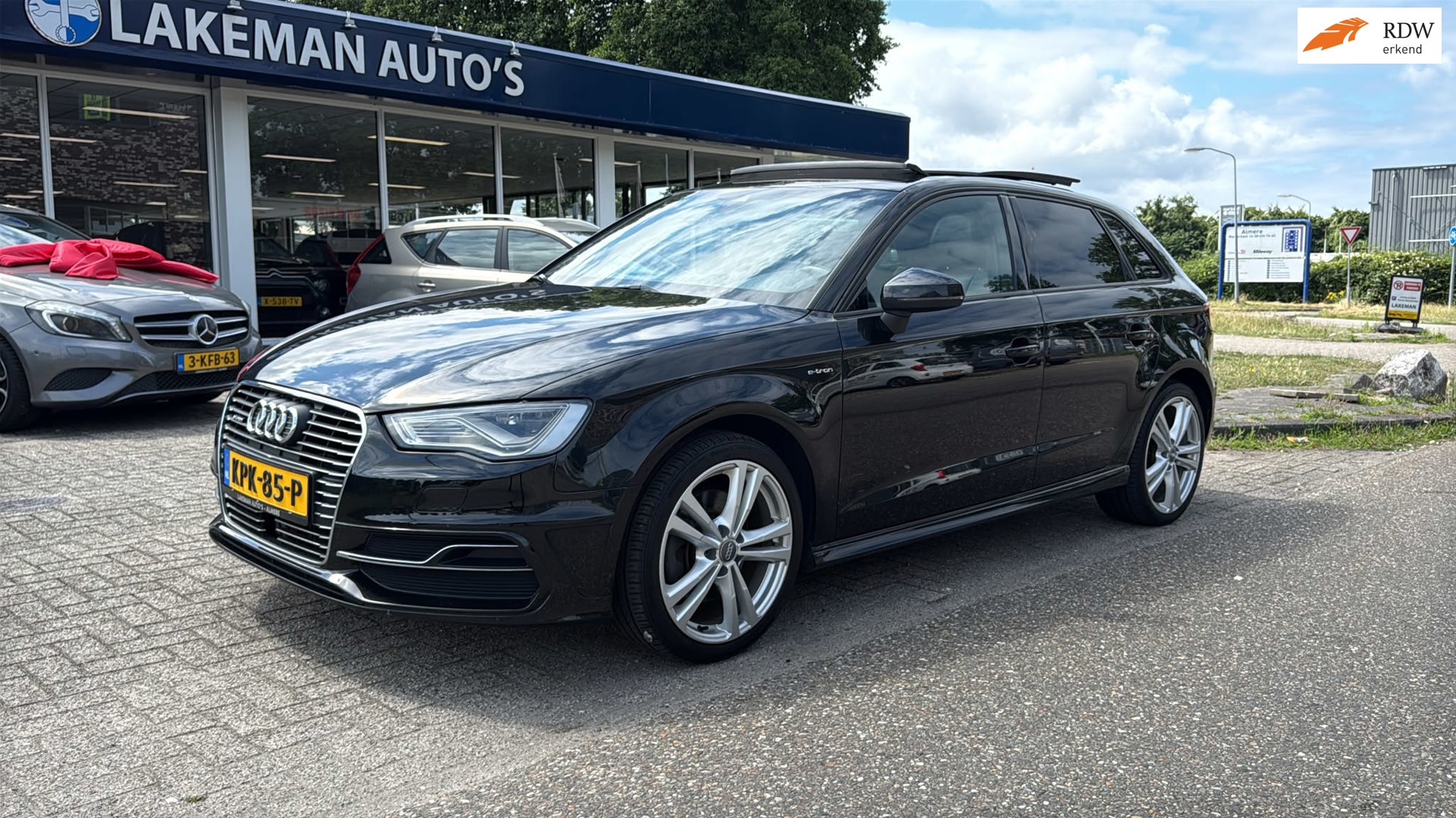 Audi A3 Sportback 1.4 e-tron Blackline 3x S- Line Pano Navi VOL Huurkoop Inruil APK Garantie