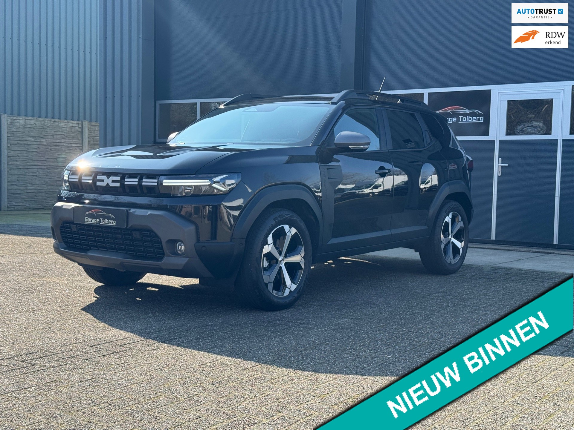 Dacia Duster 1.6 Hybrid 140 Journey 360-camera, Carplay, Stoel en stuurverwarming en parkeersensoren rondom.