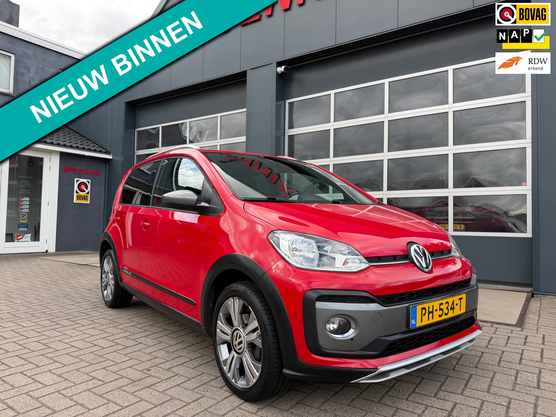 Volkswagen Up! 1.0 BMT cross up! / Camera / Cruise / Clima / DAB / 75 PK / Zeer Kompleet ! .