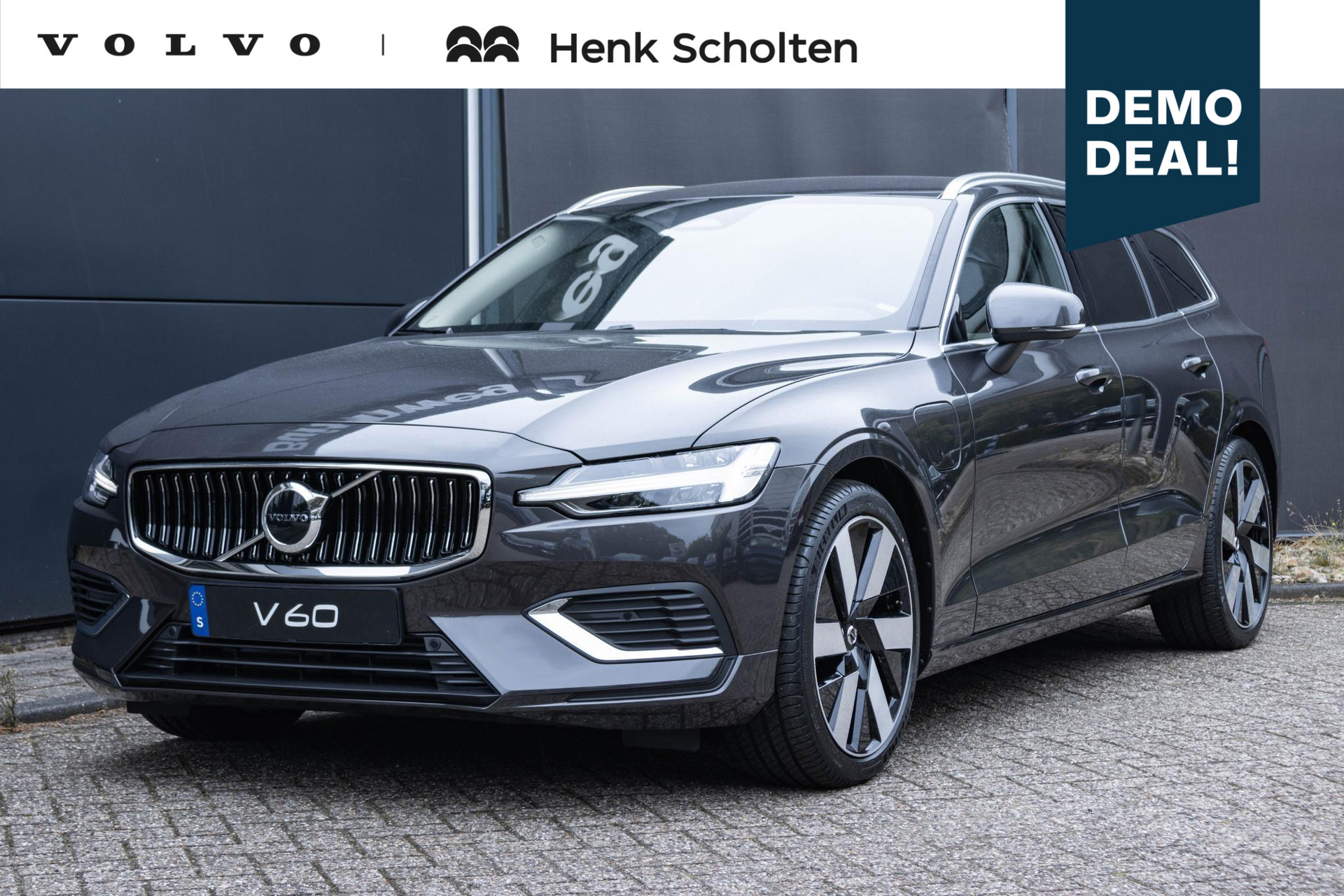 Volvo V60 T6 Automaat Recharge AWD Essential Edition