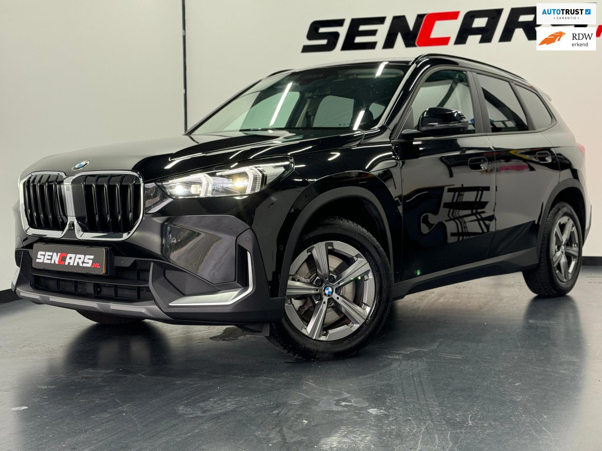 BMW X1 xDrive23i | HUD | 360 cam | HK audio | Dodehoek | LED
