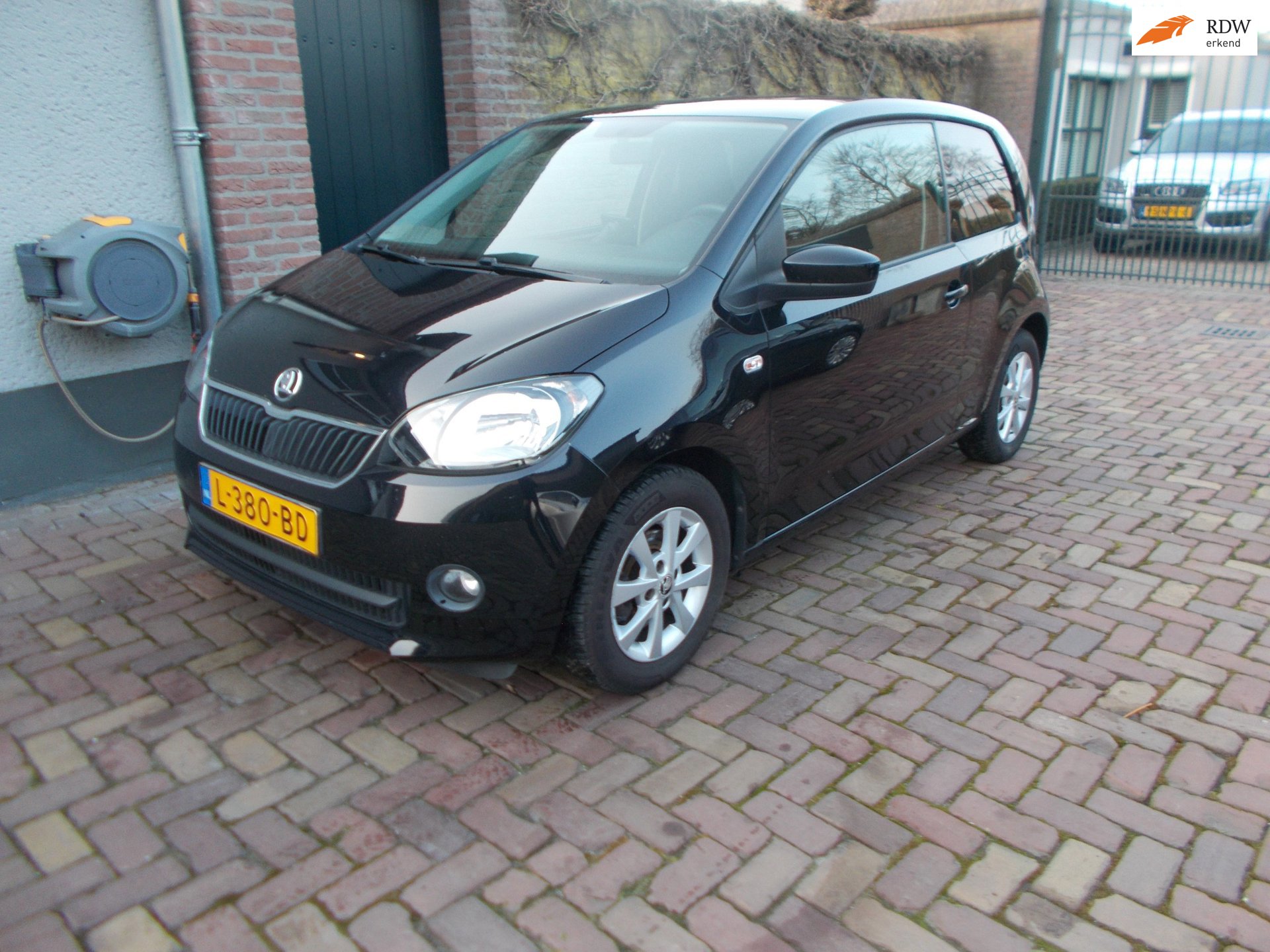 Skoda Citigo 1.0 Greentech Elegance bj 2013 nwe apk