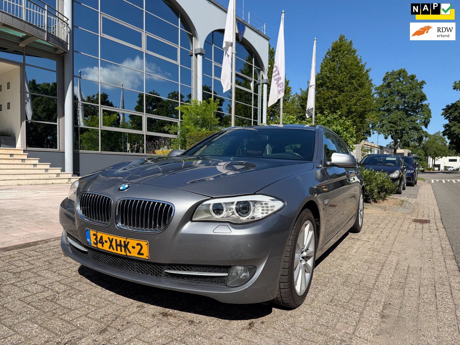BMW 5-serie Touring 520i High Executive aut ,panod.,leer,navi,trekh