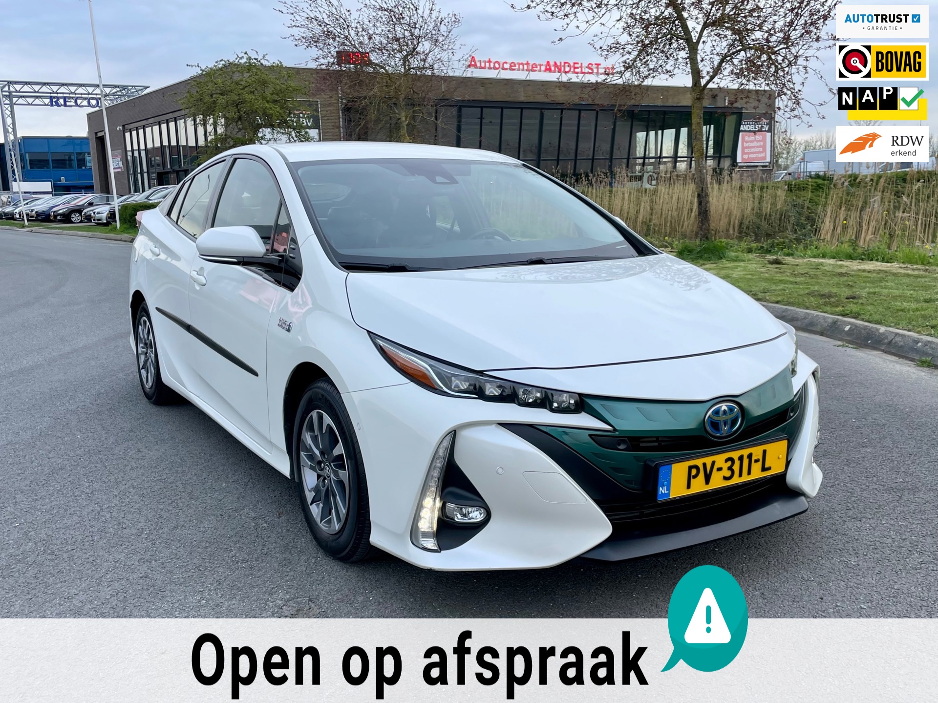 Toyota Prius 1.8 Plug-in Business Plus, Aut, Acc, Cam, Keyless, Pdc, Navi, HU display, Stoelvrw, JBL, Geen import, Nap, Dealer oh!