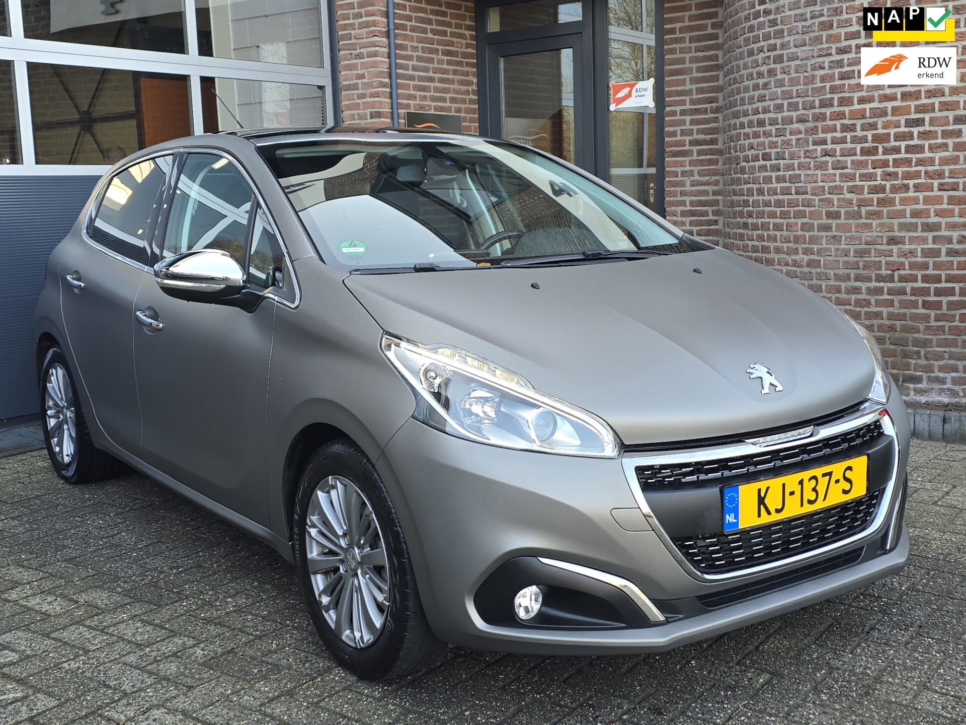 Peugeot 208 1.2 PureTech Allure Pano |Camera |Led |Nap