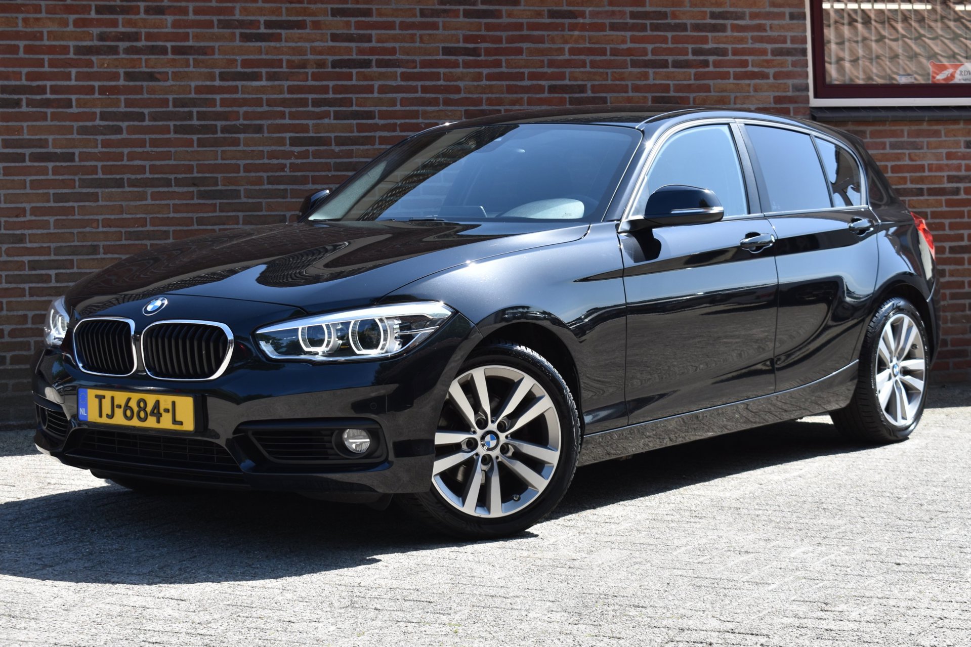 BMW 1-serie 120d Executive '17 LED Clima Navi Cruise Leder Inruil mogelijk