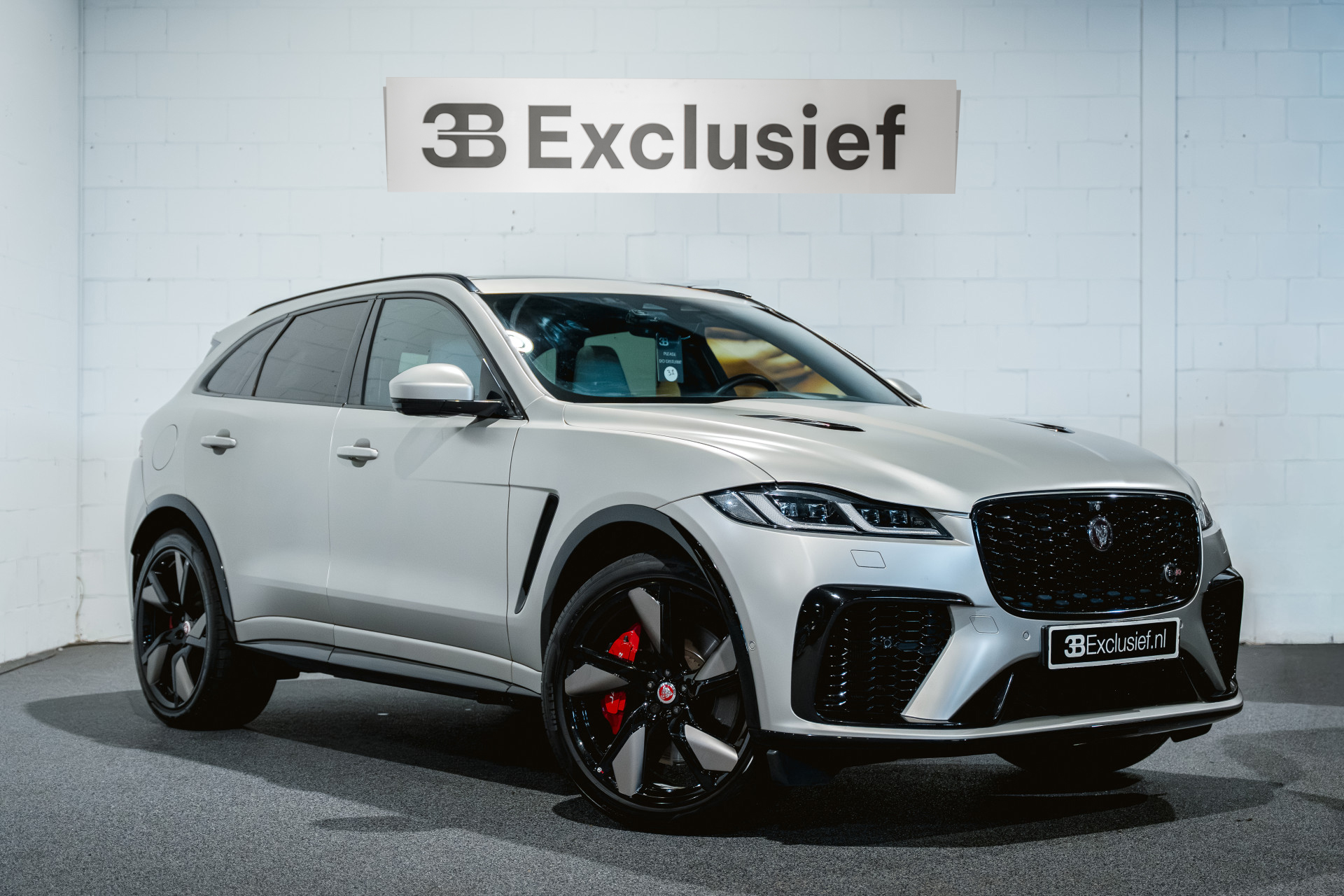 Jaguar F-PACE SVR 5.0 P550 V8 NL-auto, Pan.dak, Meridian soundsystem